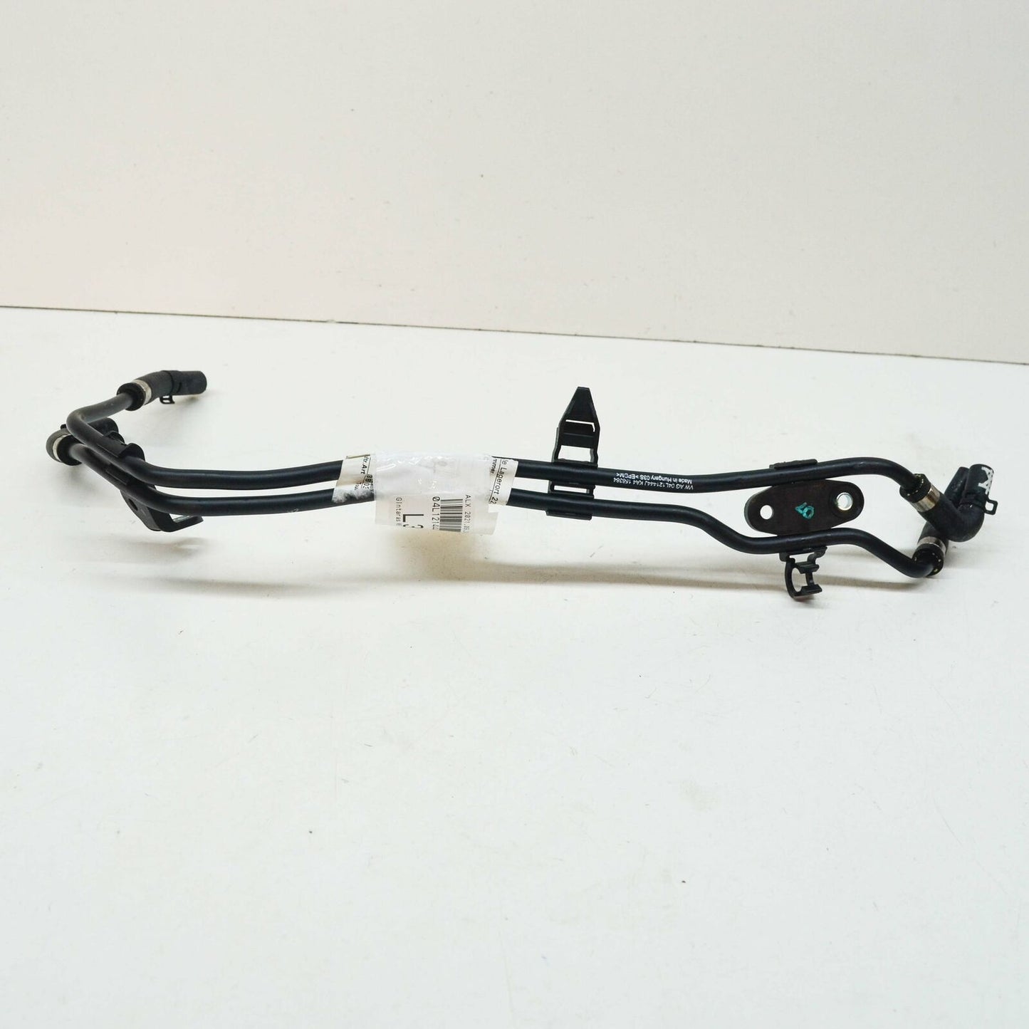 NEW AUDI A3 8V ENGINE COOLANT PIPE 04L121444J ORIGINAL