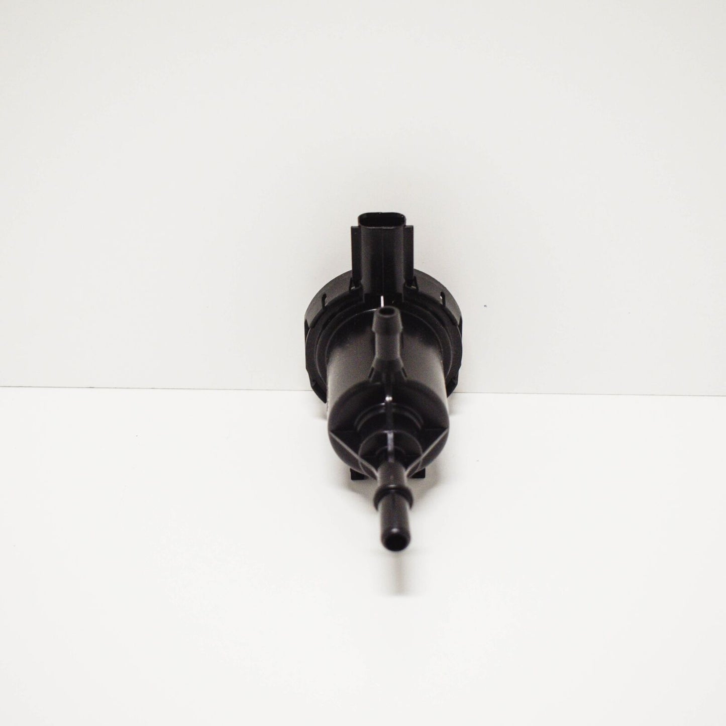 NEW MERCEDES BENZ GLA X156 FUEL PURGE VALVE A0004760600 ORIGINAL