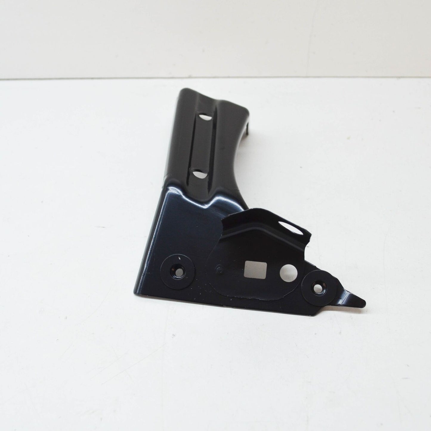 NEW VOLKSWAGEN PASSAT B8 FRONT LEFT WING FENDER HOLDER 3G0821141A ORIGINAL