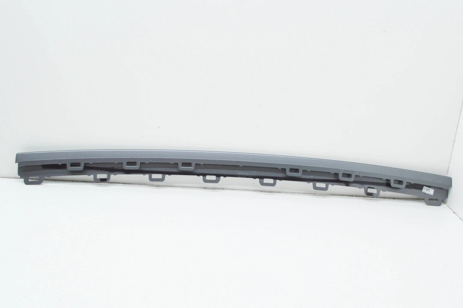 NEW AUDI A1 SPORTBACK GBA REAR BUMPER CENTER MOLDING 82A8076441RR