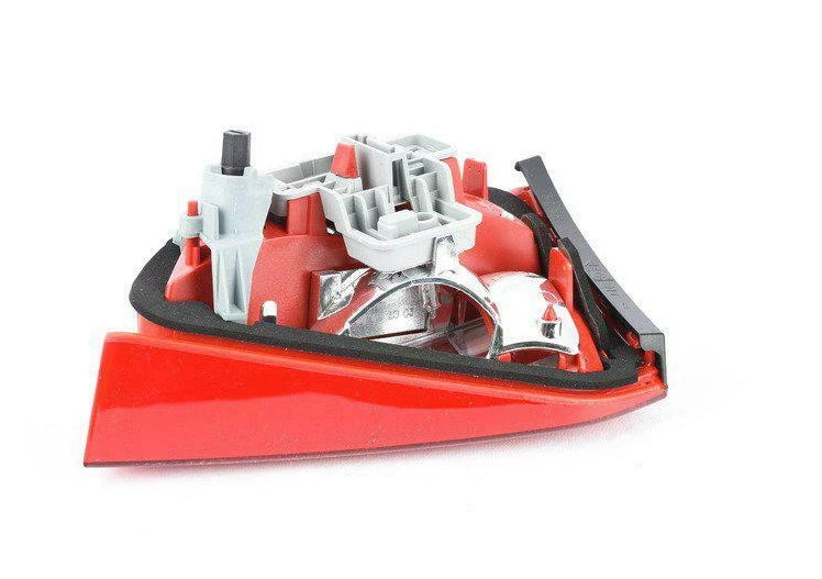 NEW AUDI A4 B8 REAR LEFT INNER TAILLIGHT 8K9945093A ORIGINAL