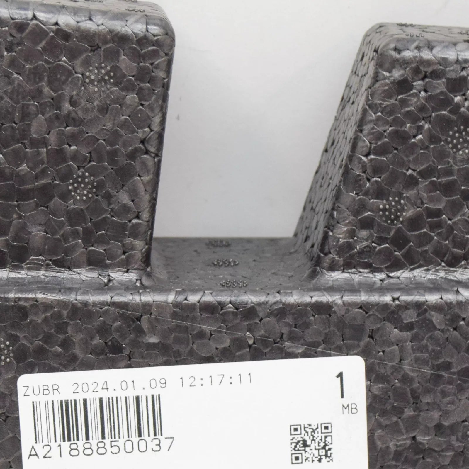 NEW MERCEDES-BENZ CLS C218 FRONT BUMPER ABSORBER FOAM A2188850037 2013 ORIGINAL