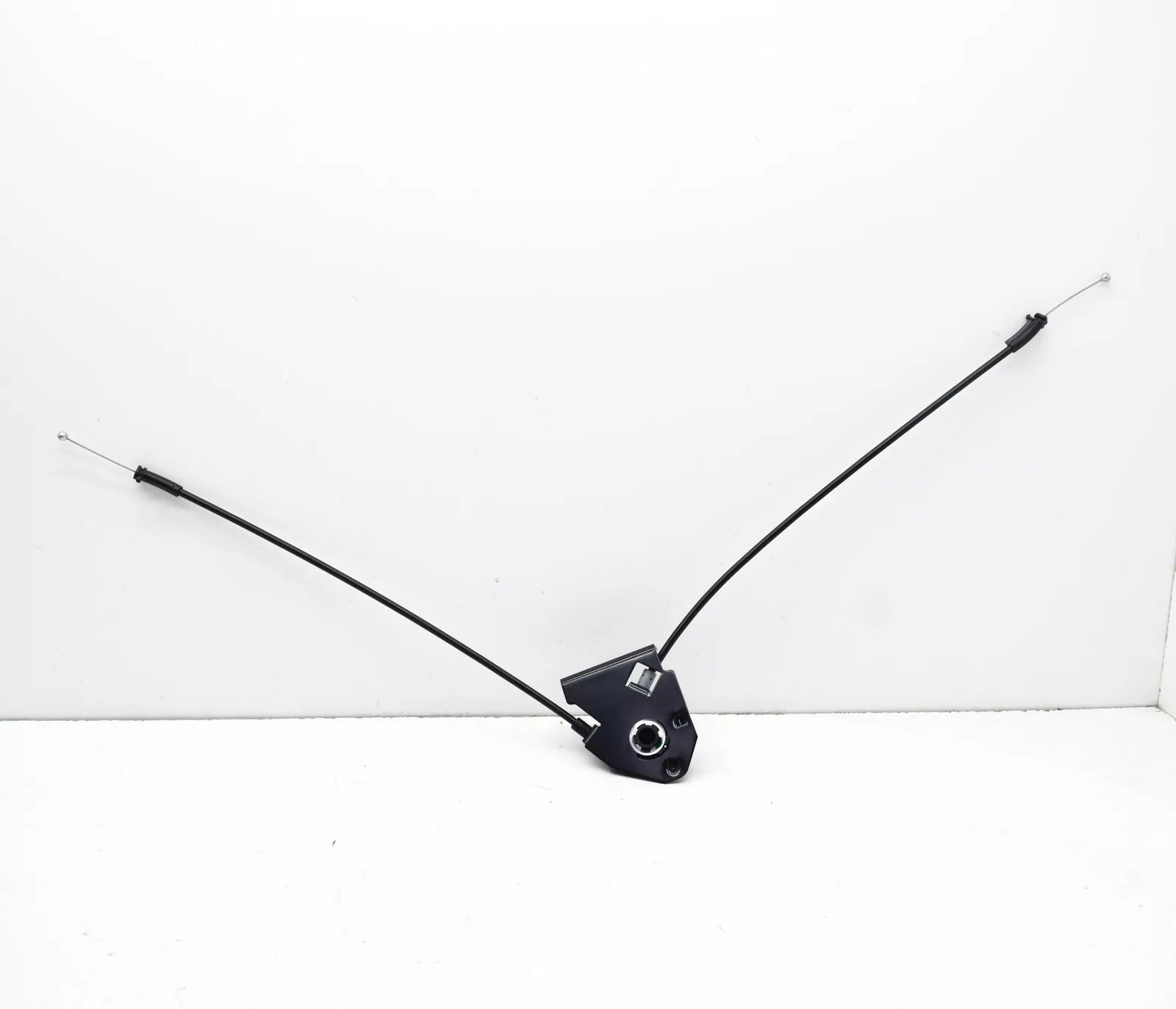 NEW AUDI A3 LIMOUSINE 8Y FRONT BONNET LOCK RELEASE CABLE 8Y0823529