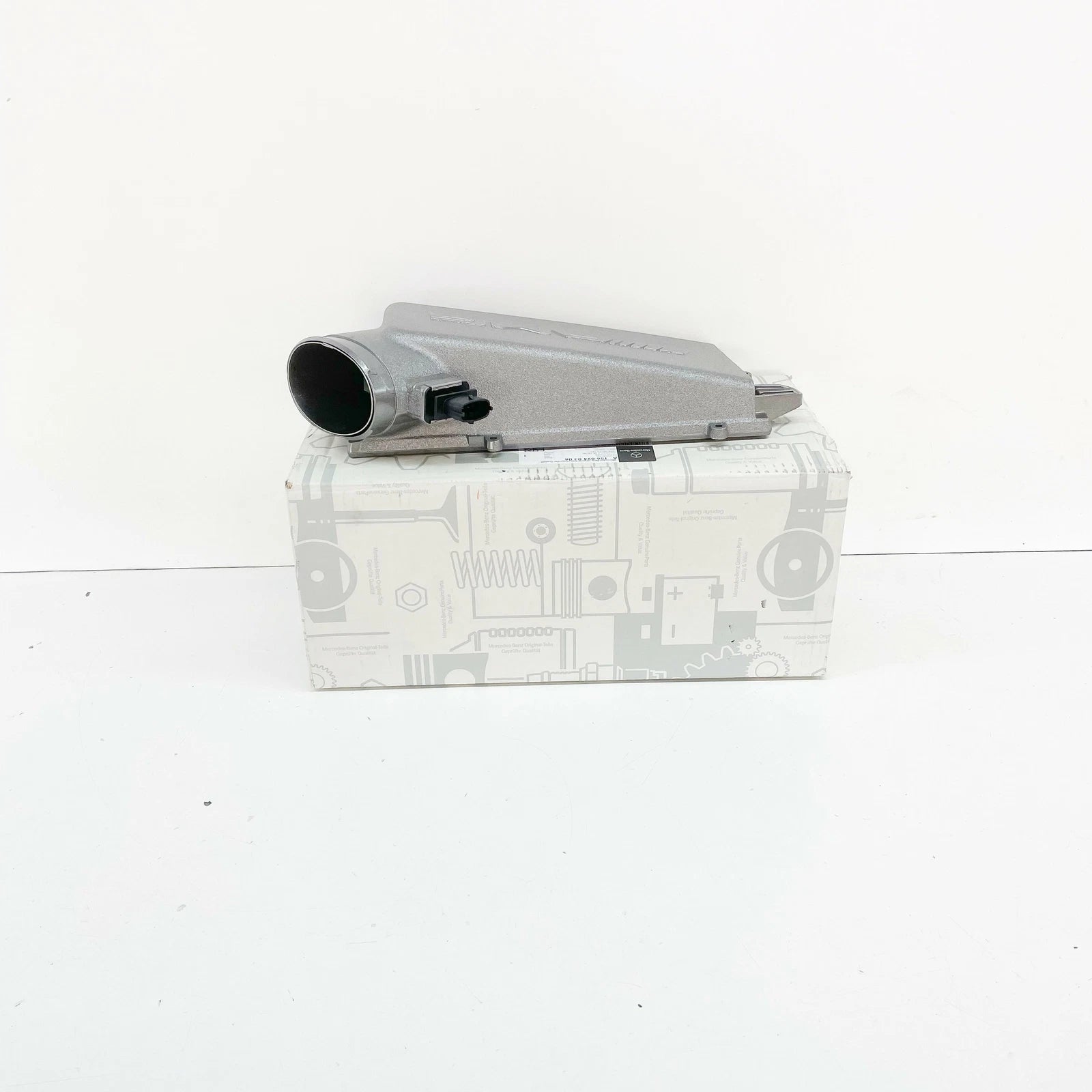 NEW MB ML W164 AMG LEFT AIR BOX COVER A1560940306