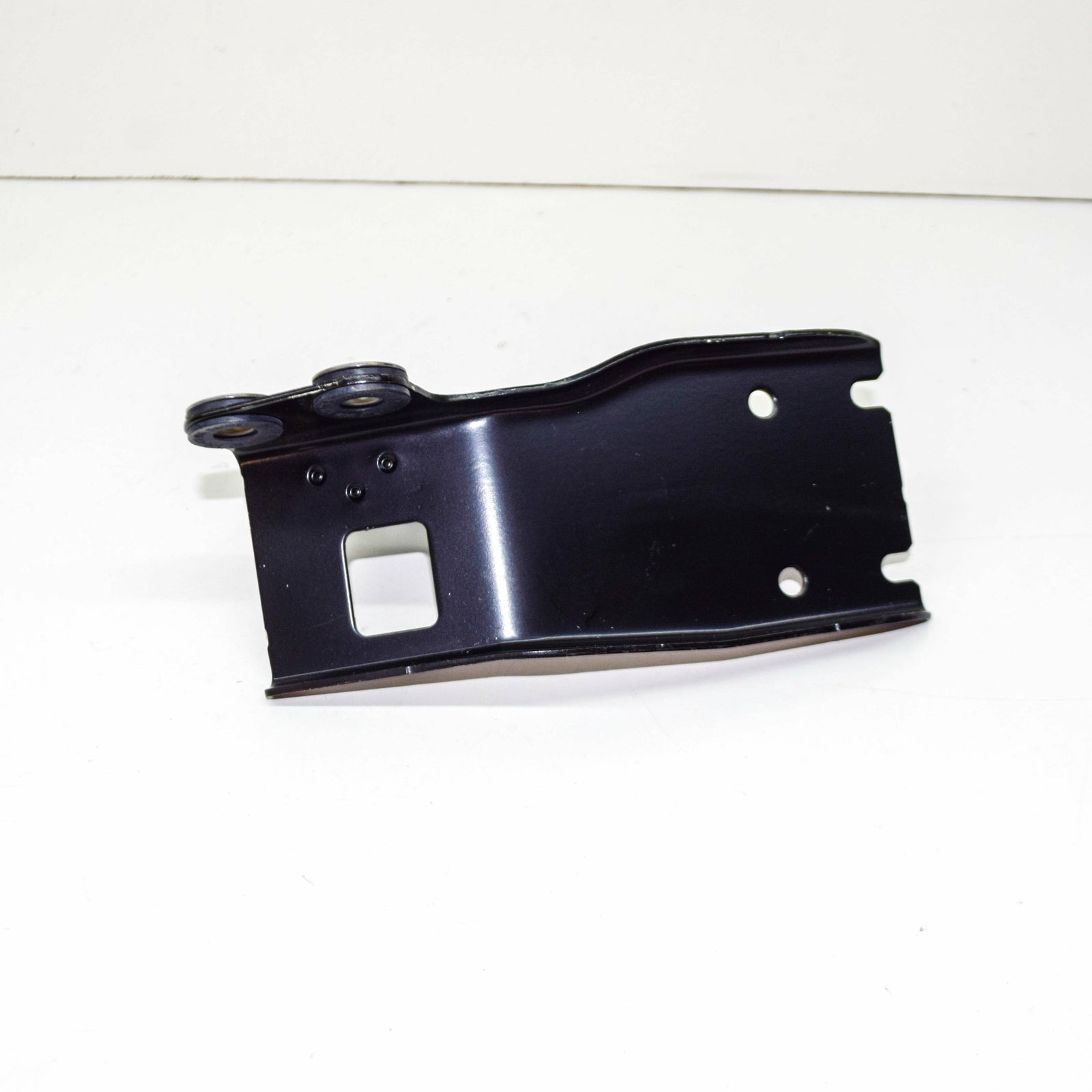 NEW AUDI E-TRON A/C EXPANSION VALVE BRACKET 4KE820196F ORIGINAL