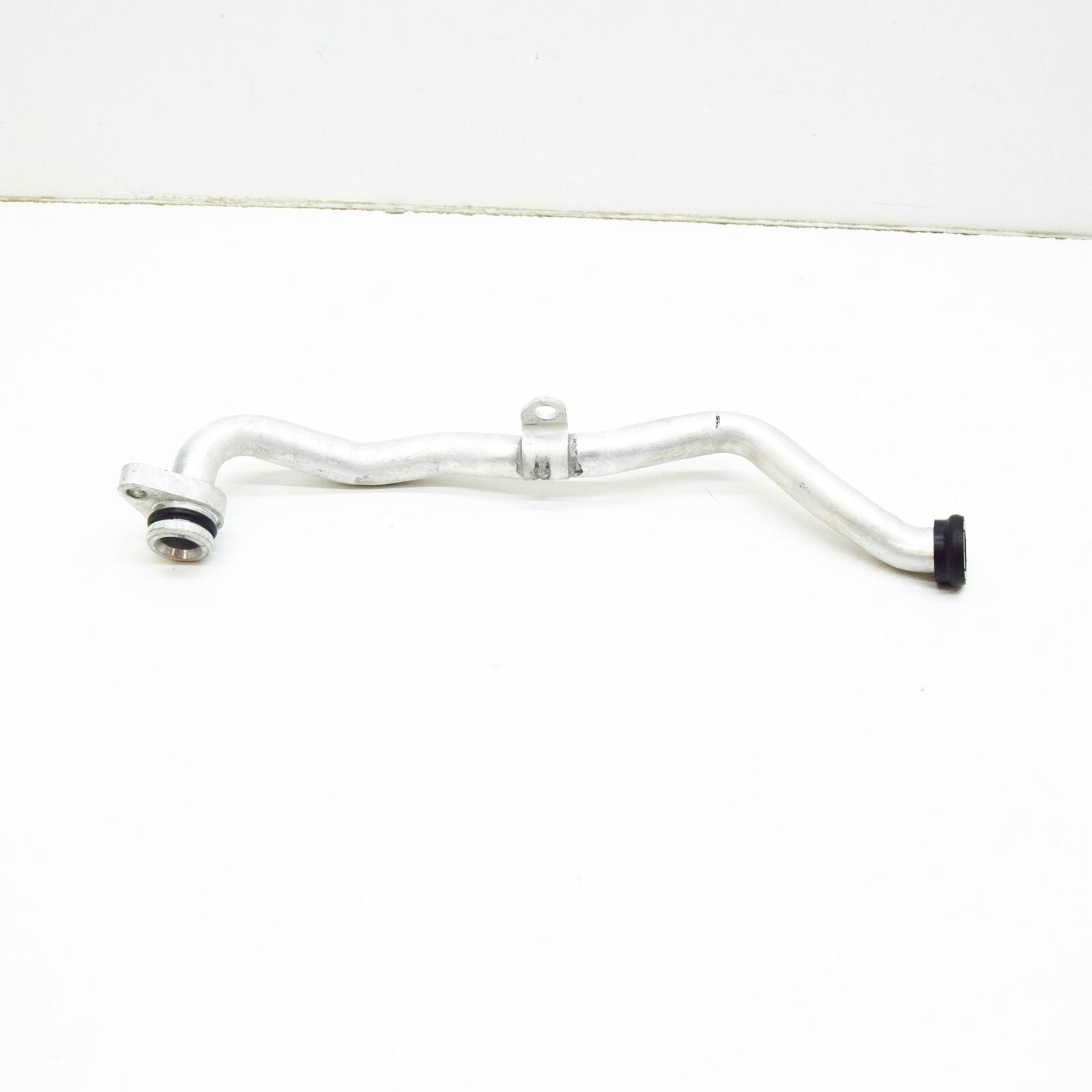 NEW AUDI A4 B9 ENGINE COOLANT PIPE 06M121083J ORIGINAL
