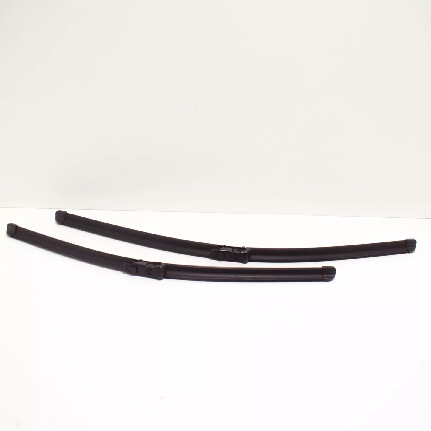 NEW AUDI Q5 8R FRONT WINDSCREEN WIPER BLADES SET LHD 8R1998002