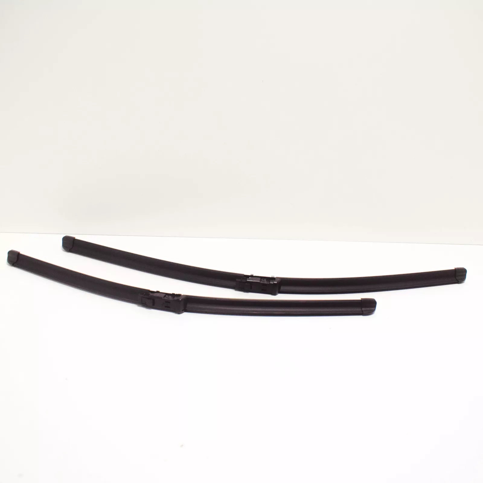 NEW AUDI Q5 8R FRONT WINDSCREEN WIPER BLADES SET LHD 8R1998002