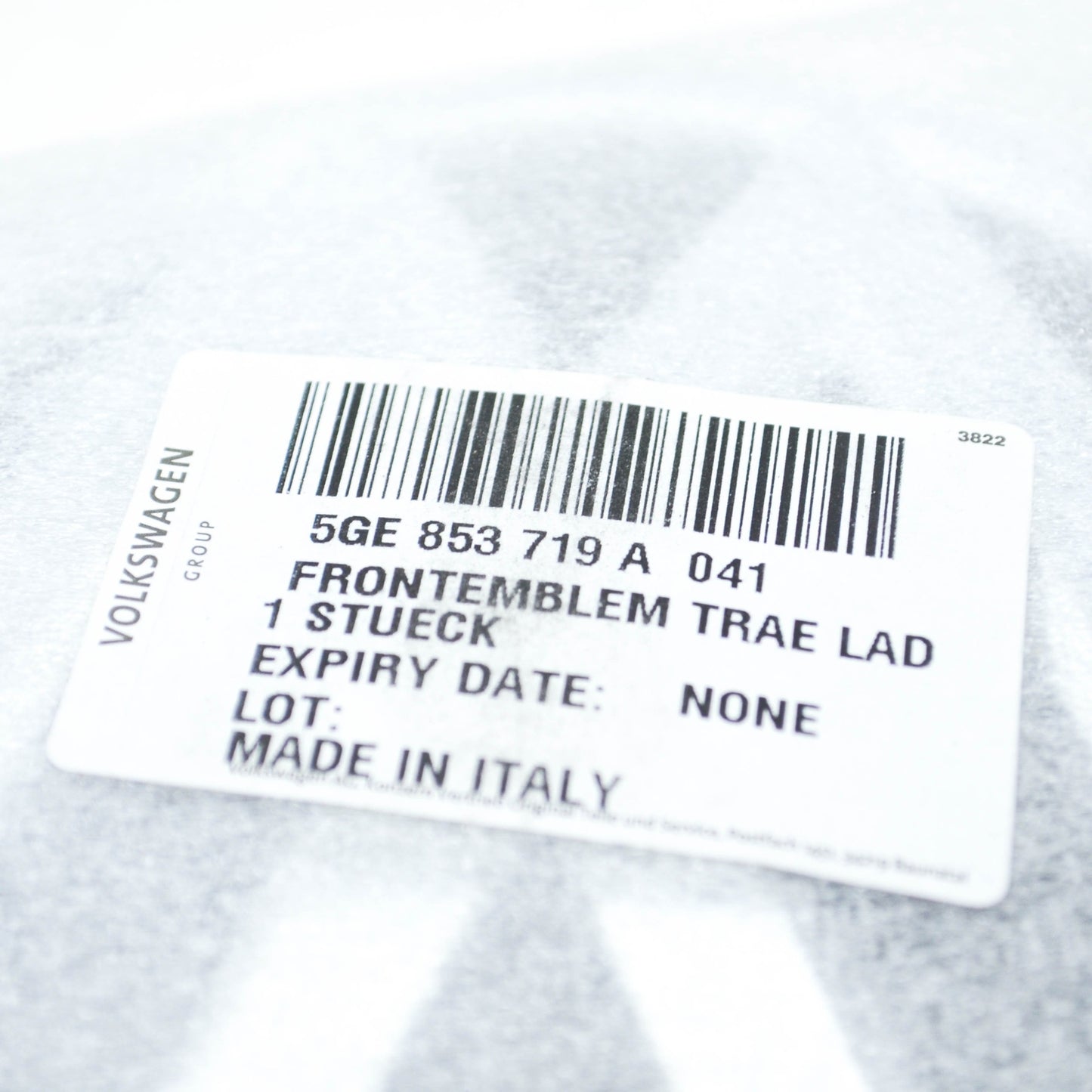 NEW VW GOLF MK7 5G FRONT BUMPER RADIATOR GRILLE EMBLEM 5GE853719A041 ORIGINAL