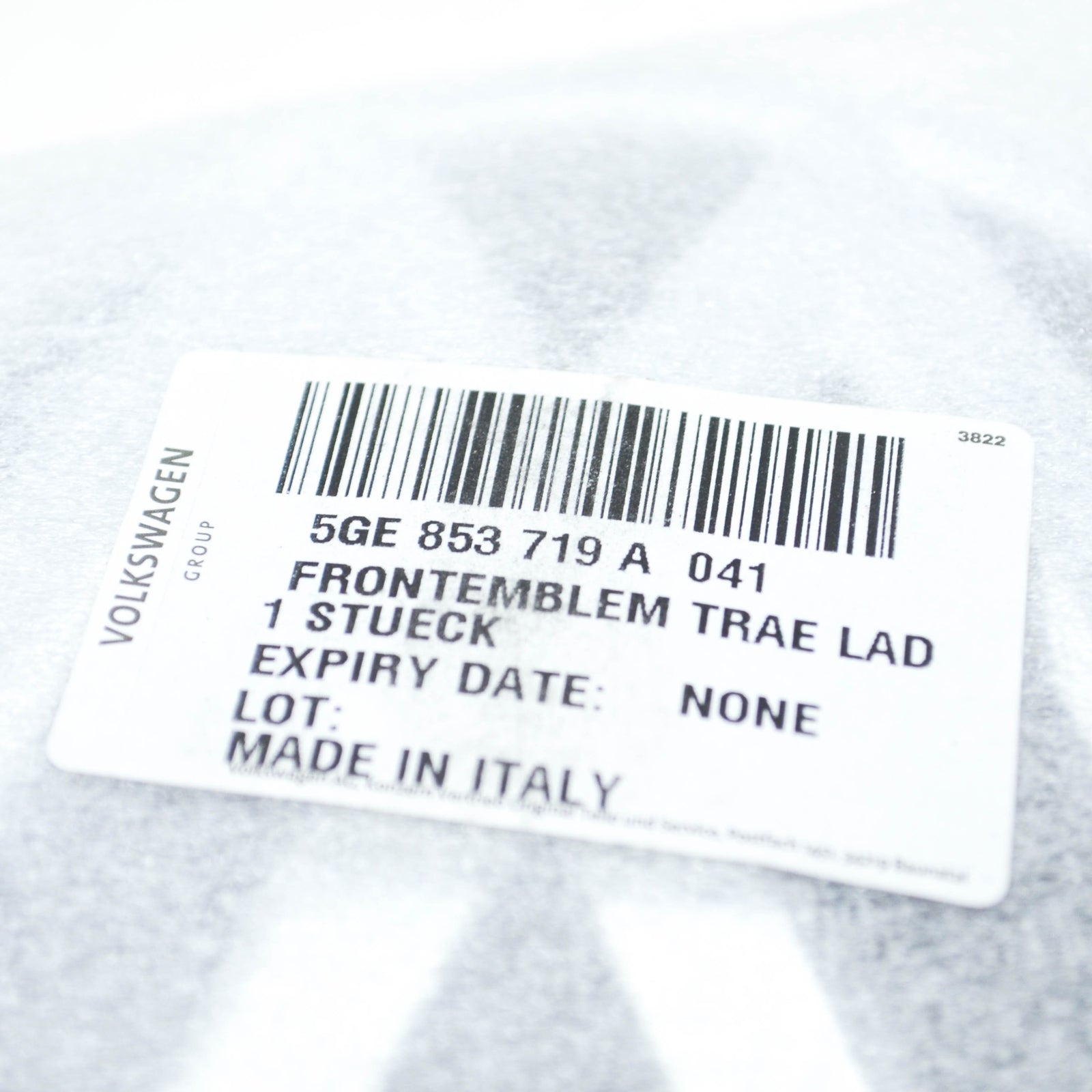 NEW VW GOLF MK7 5G FRONT BUMPER RADIATOR GRILLE EMBLEM 5GE853719A041 ORIGINAL