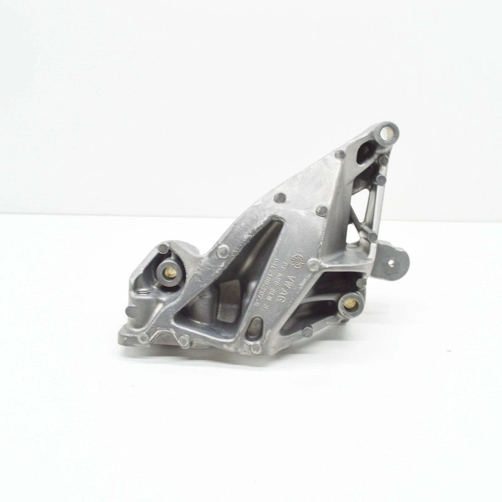 NEW VOLKSWAGEN CRAFTER FURGON SY ENGINE BRACKET RIGHT SIDE 04L199207G