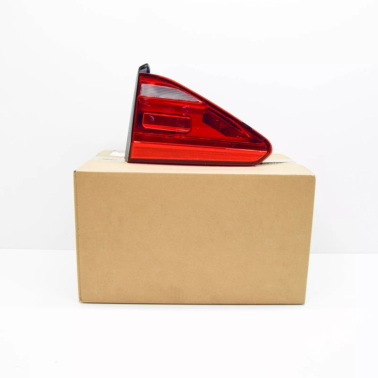 NEW VW TOURAN 5T1 REAR RIGHT TAILLIGHT 5TA945094E ORIGINAL