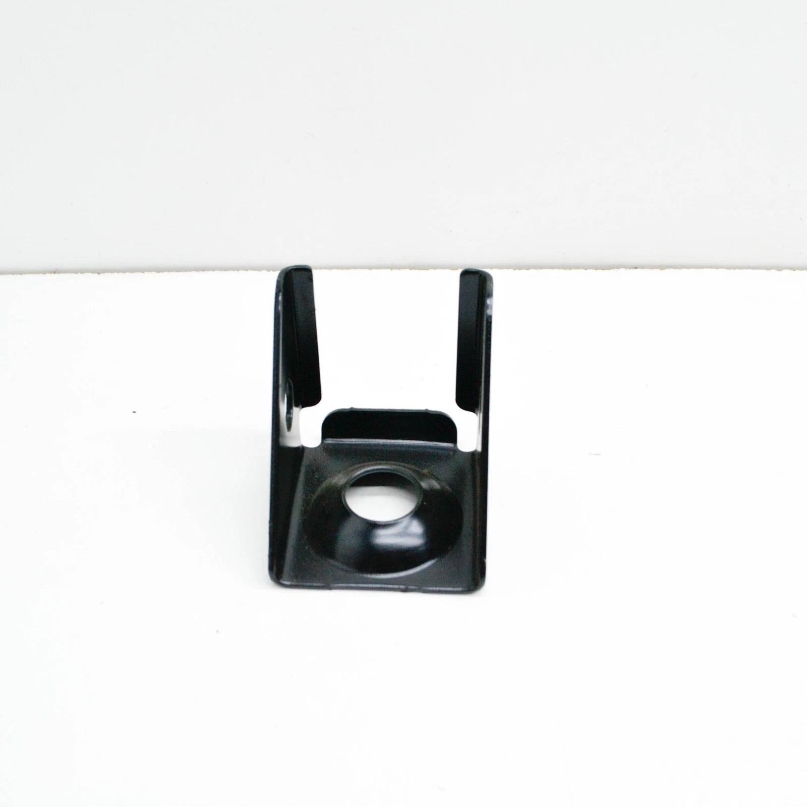 NEW VOLKSWAGEN AMAROK MK1 FRONT CROSS MEMBER FRAME BRACKET 2H0803267