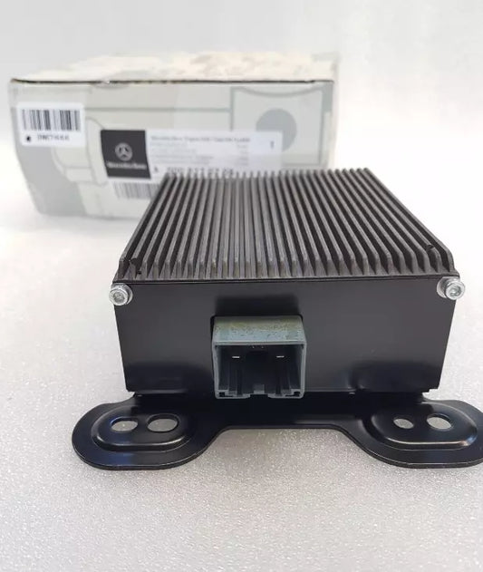 NEW MERCEDES-BENZ C W205 VOLTAGE CONVERTER A0008270705 ORIGINAL