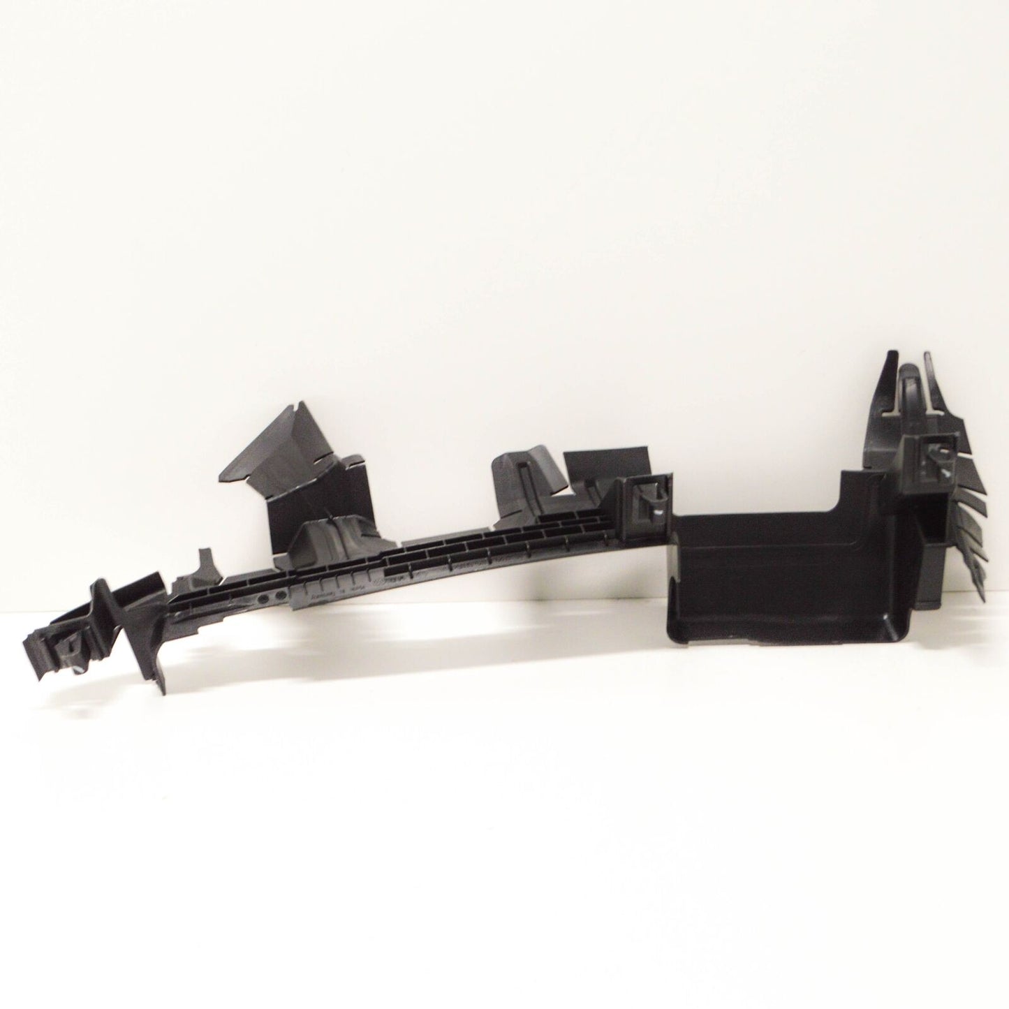 NEW VOLKSWAGEN GOLF MK7 RADIATOR RIGHT AIR GUIDE 5G0121284AK ORIGINAL