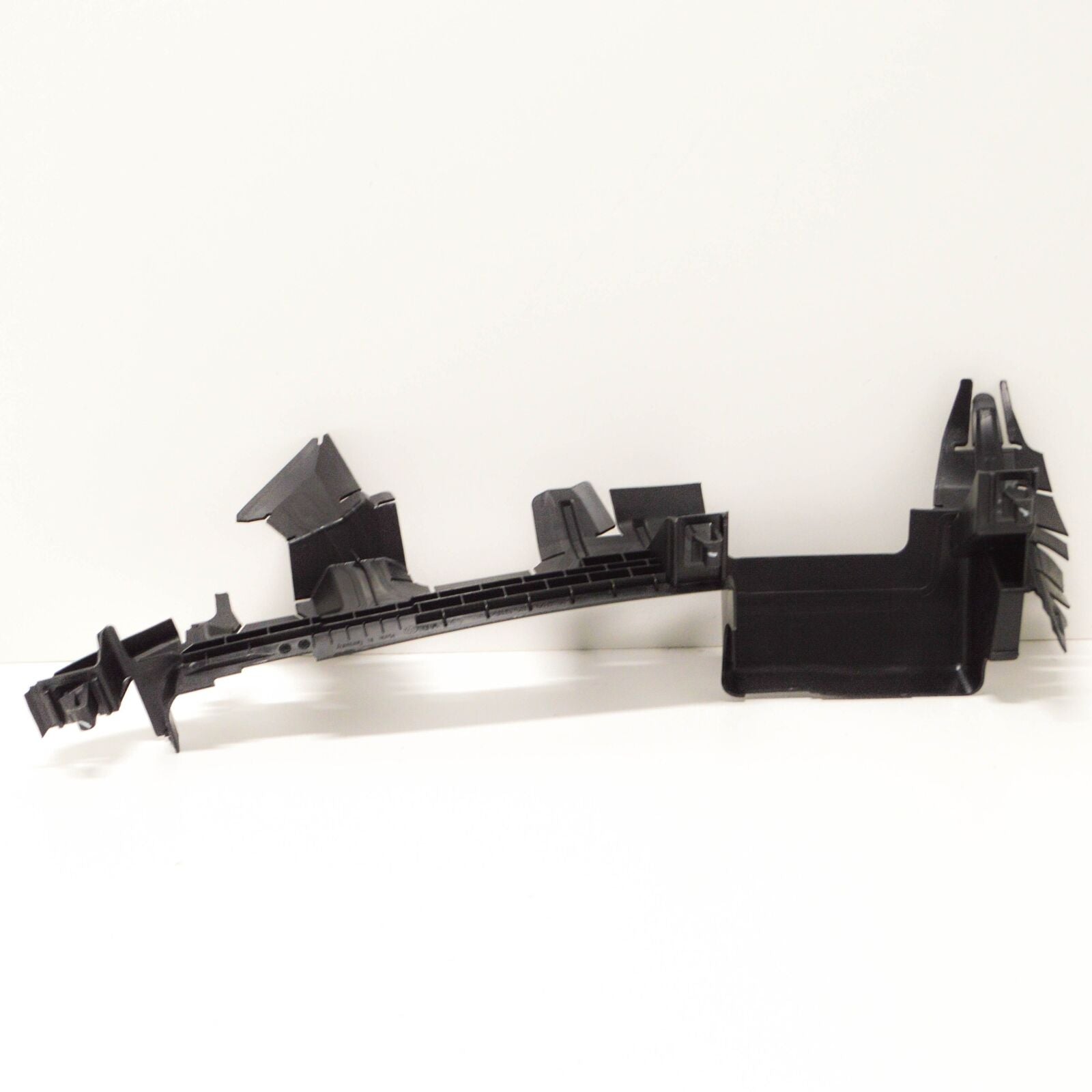 NEW VOLKSWAGEN GOLF MK7 RADIATOR RIGHT AIR GUIDE 5G0121284AK ORIGINAL