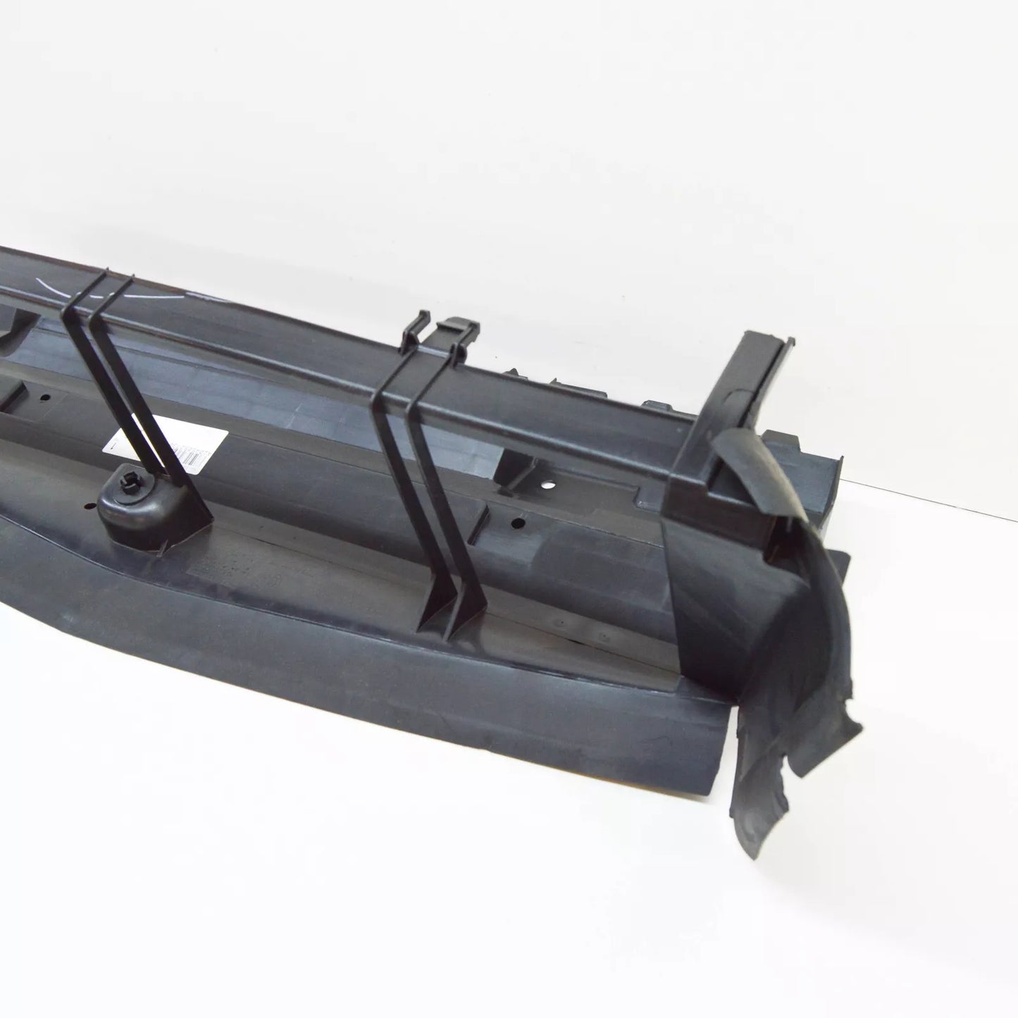 NEW MERCEDES-BENZ GLK-CLASS X204 RADIATOR AIR DUCT A2045052730 ORIGINAL