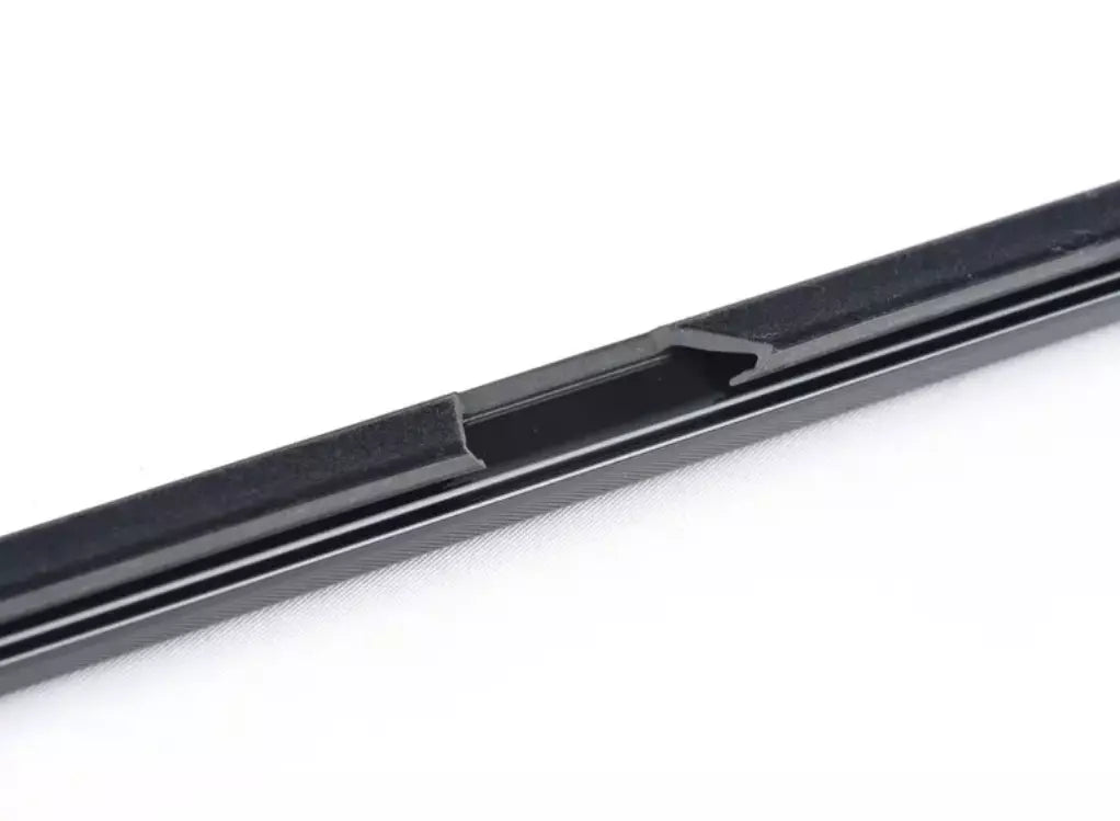 NEW BMW 5 E60 REAR RIGHT DOOR WINDOW MOLDING 51227897666 7897666 ORIGINAL