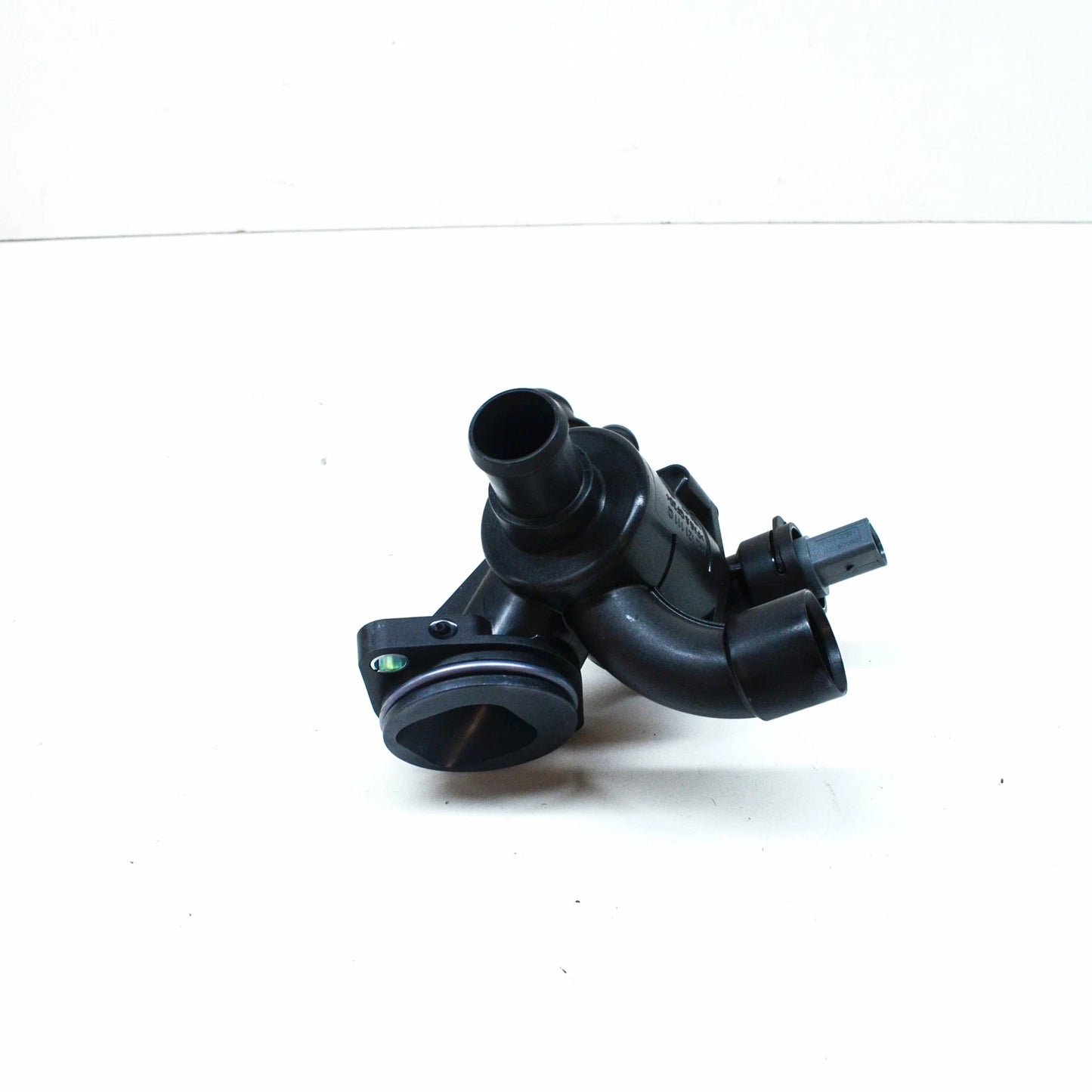 NEW VOLKSWAGEN PASSAT 3G B8 ENGINE COOLANT THERMOSTAT 03L121111Q