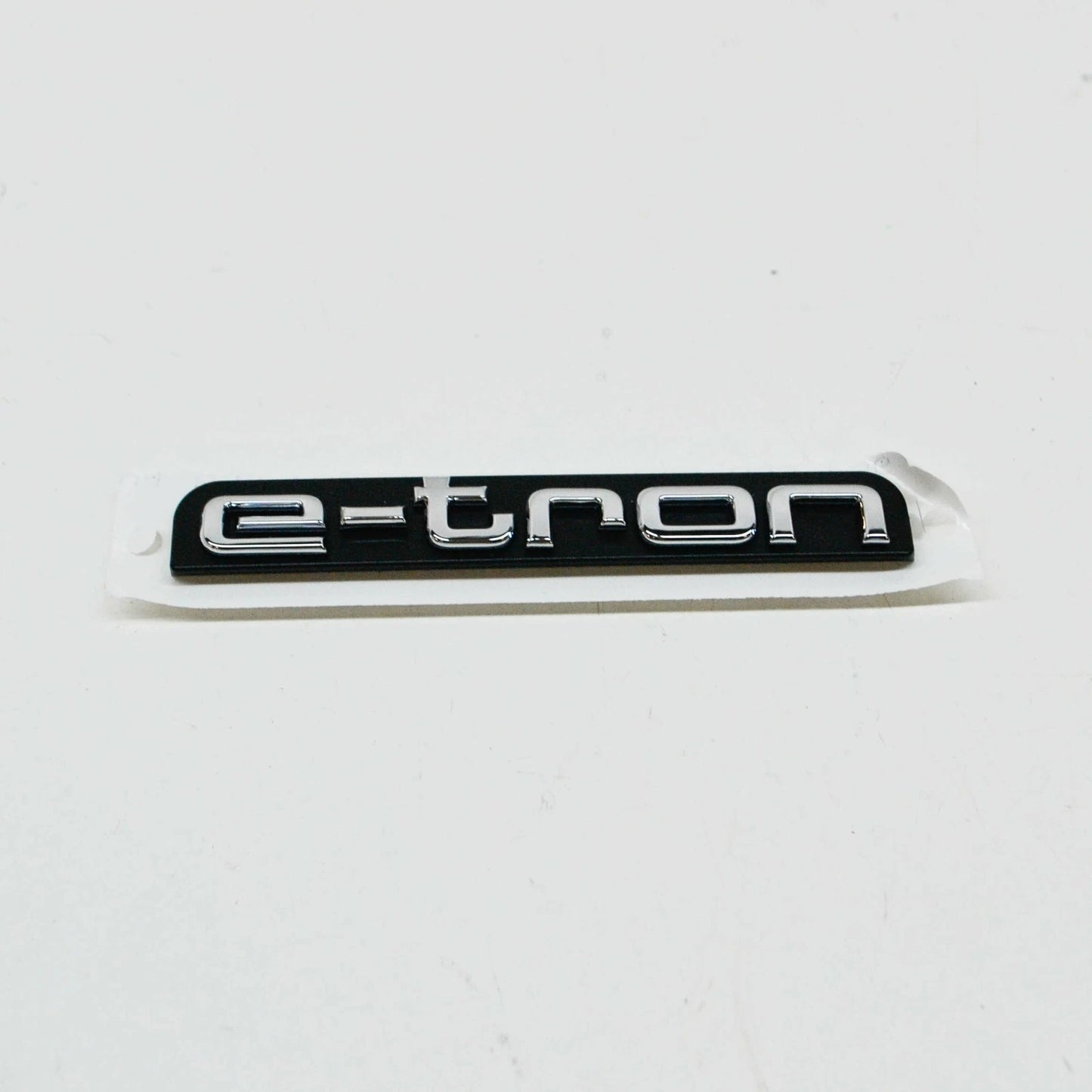 NEW AUDI A3 S 8V E-TRON FRONT RADIATOR GRILLE EMBLEM BADGE 8V4853736A2ZZ