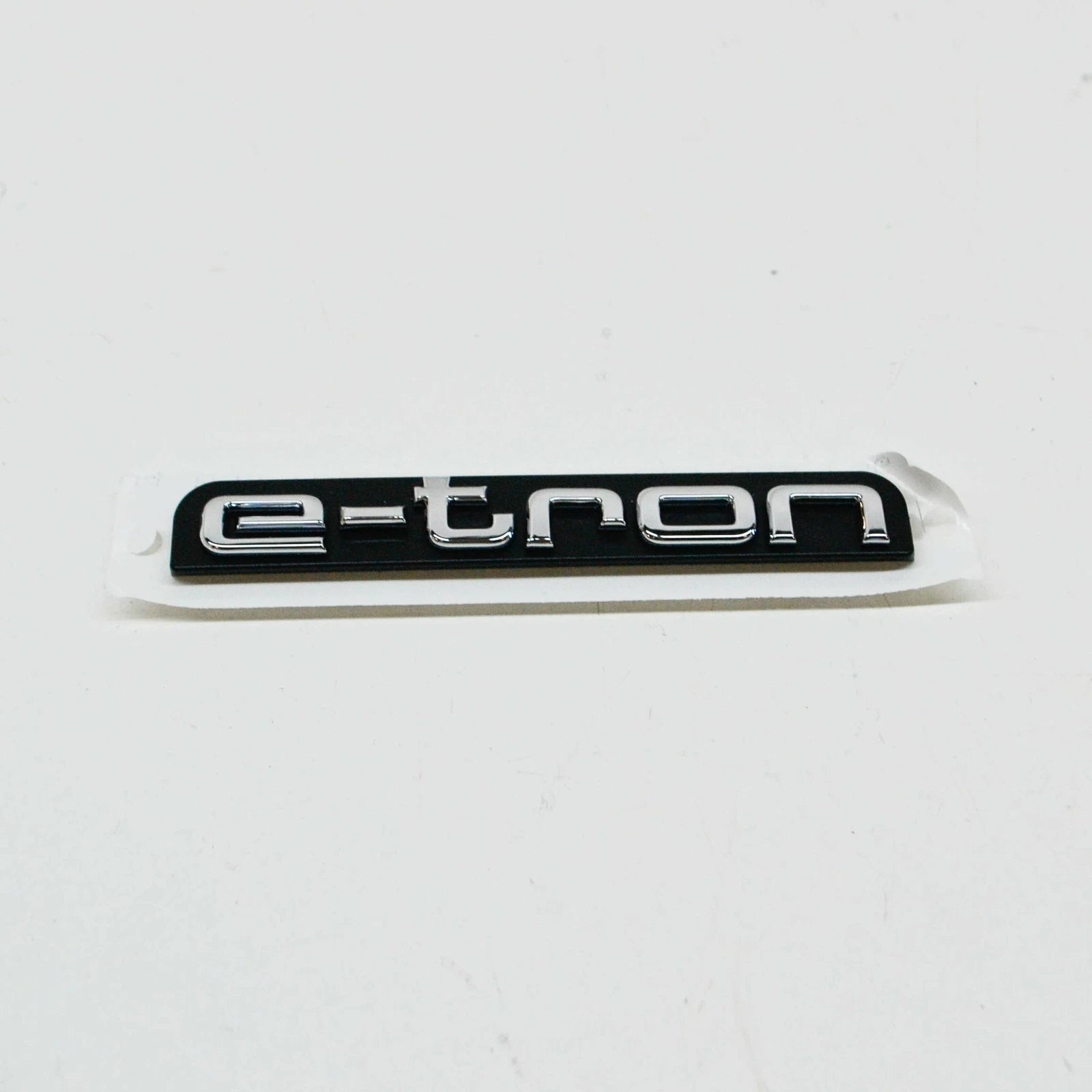 NEW AUDI A3 S 8V E-TRON FRONT RADIATOR GRILLE EMBLEM BADGE 8V4853736A2ZZ