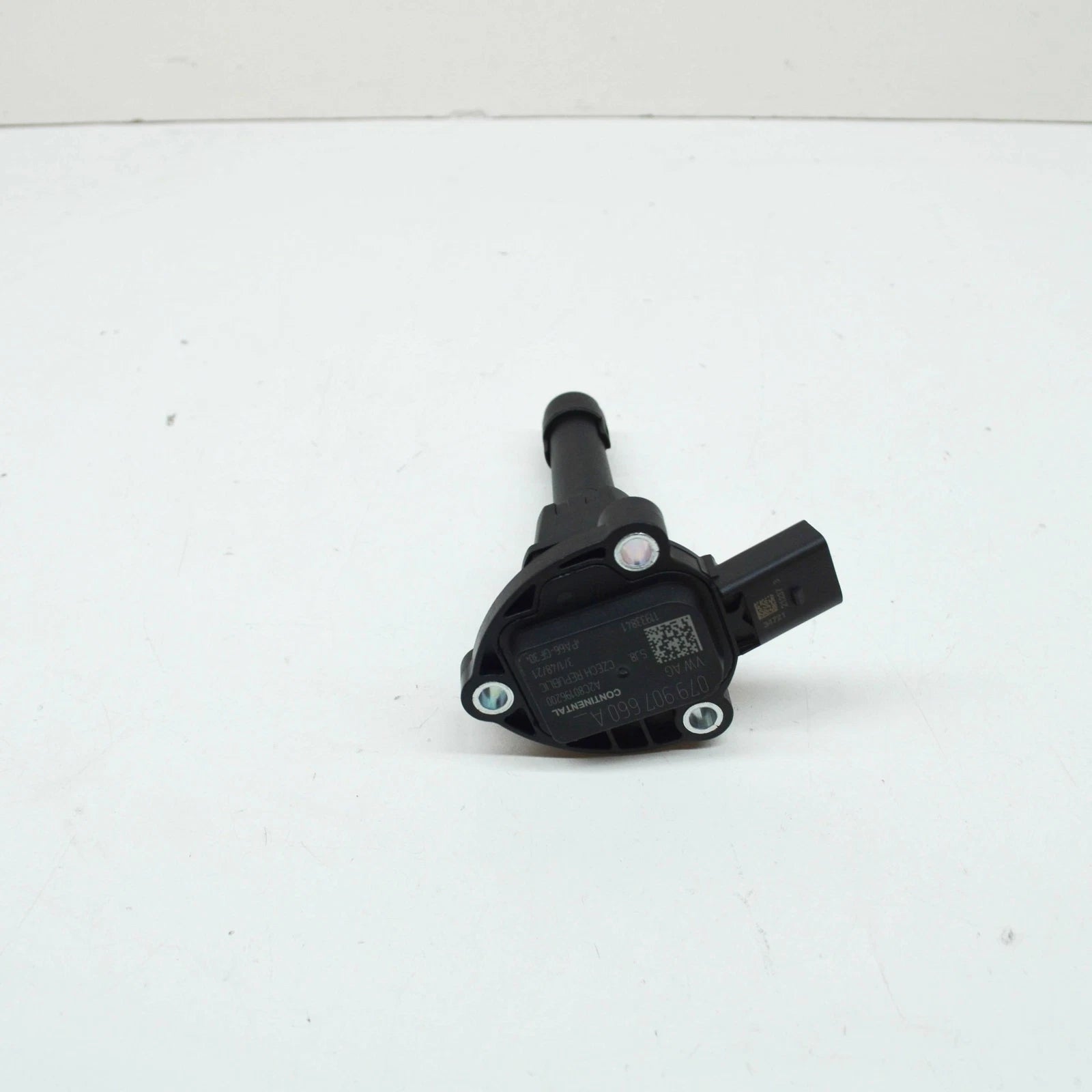 NEW AUDI A4 B9 OIL LEVEL SENSOR 079907660A
