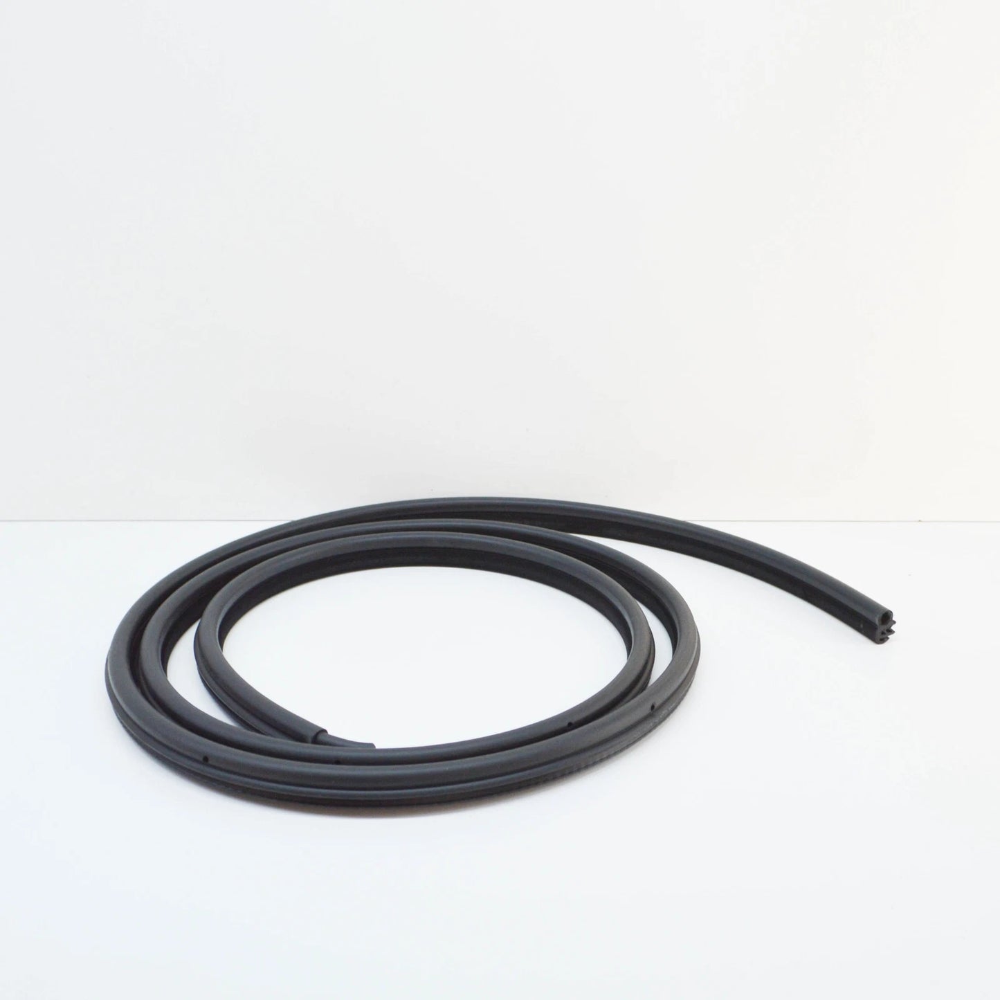 NEW BMW 5 E60 FRONT DOOR PROTECTION SEAL 51727122433 7122433 2007 ORIGINAL