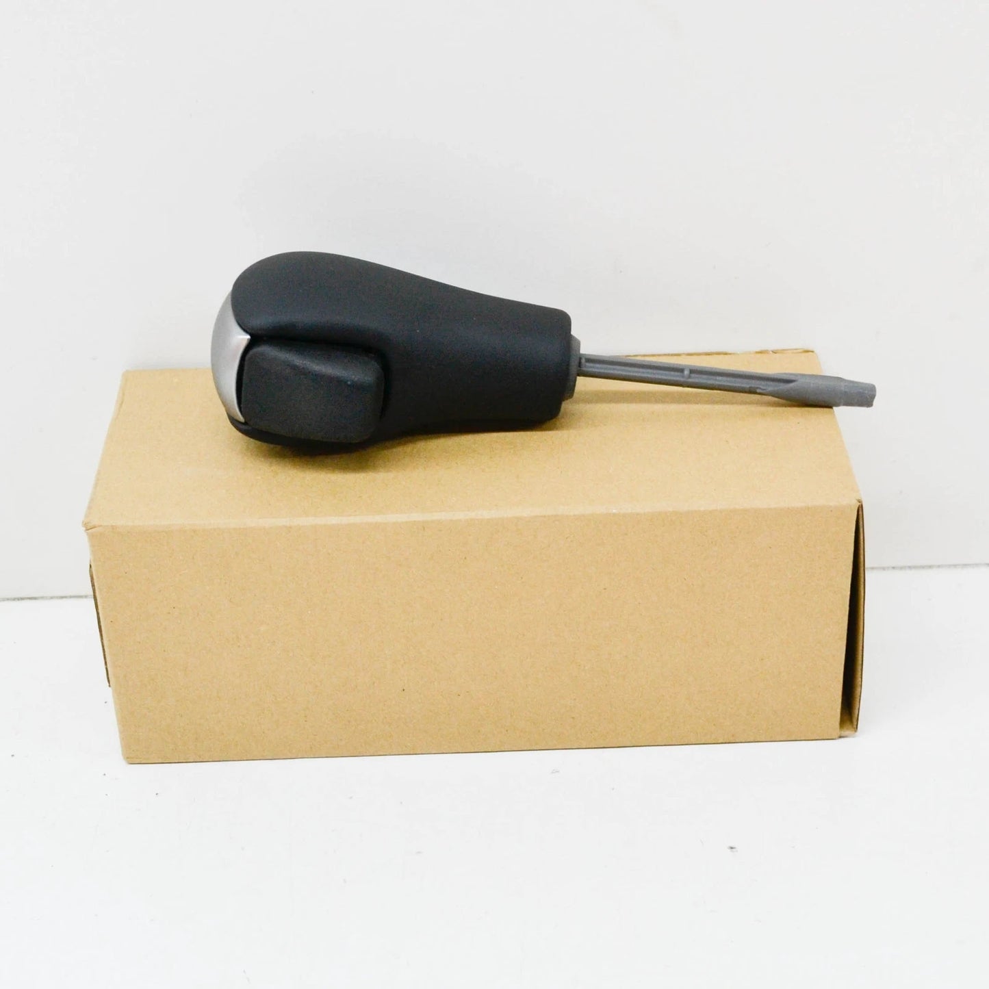 NEW BMW 5 E60 AUTO LEATHER GEAR SHIFT KNOB 25167585790 7585790 2007 ORIGINAL