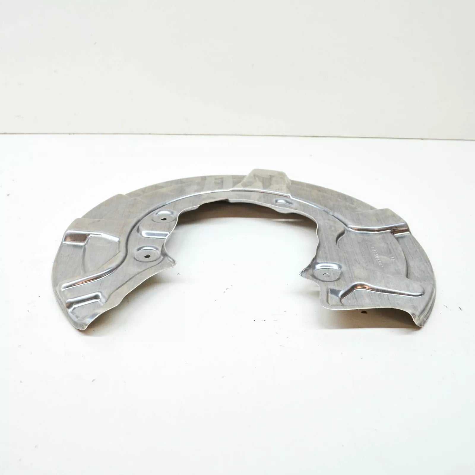 NEW BMW X5 G05 REAR LEFT BRAKE DISC PROTECTION SHIELD 34206880473 ORIGINAL