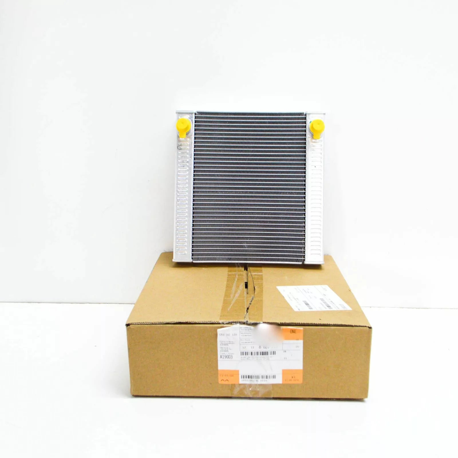 NEW BMW 5 G30 REMOTE RADIATOR 17118620207 ORIGINAL