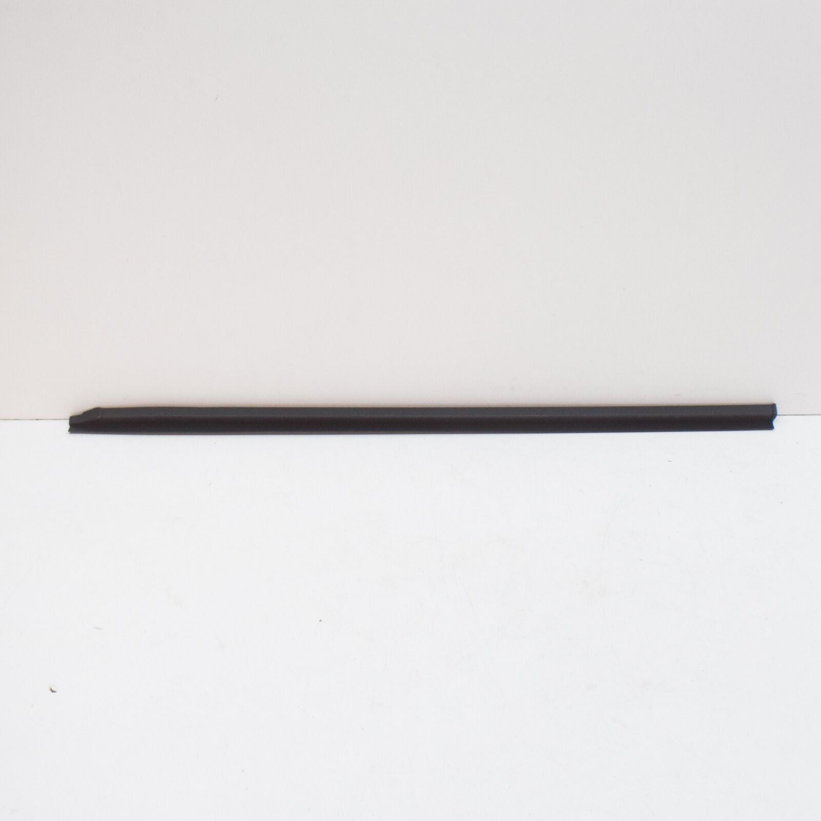 new bmw 7 e38 rear left lower door seal 51228150099 8150099 original