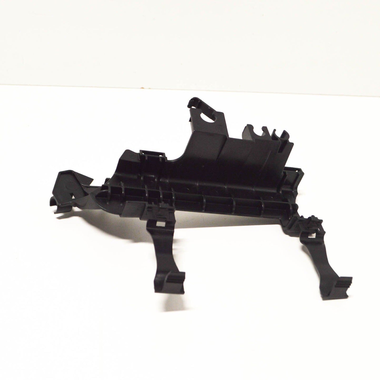 NEW MERCEDES BENZ C W205 FRONT AXLE RIGHT GUIDE CABLE DUCT A2055468080 ORIGINAL