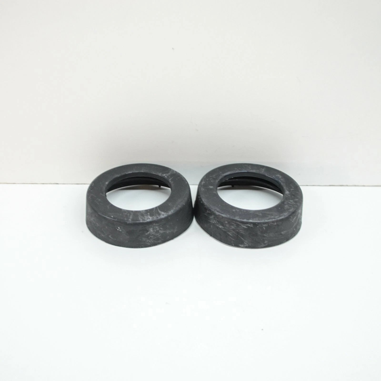 NEW MERCEDES-BENZ E W124 FRONT SPRING UPPER RUBBER MOUNTING A2013210984 ORIGINAL