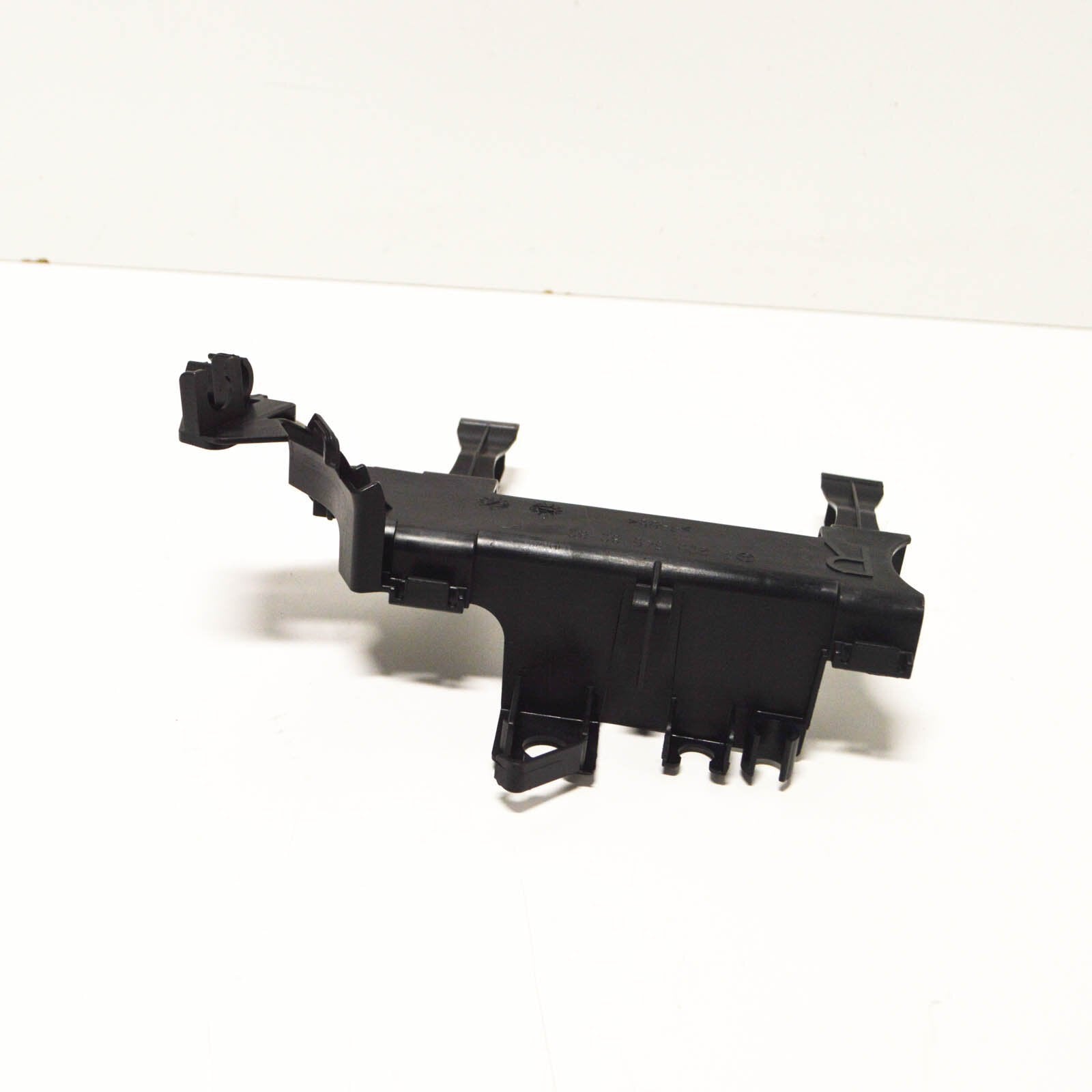 NEW MERCEDES BENZ C W205 FRONT AXLE RIGHT GUIDE CABLE DUCT A2055468080 ORIGINAL