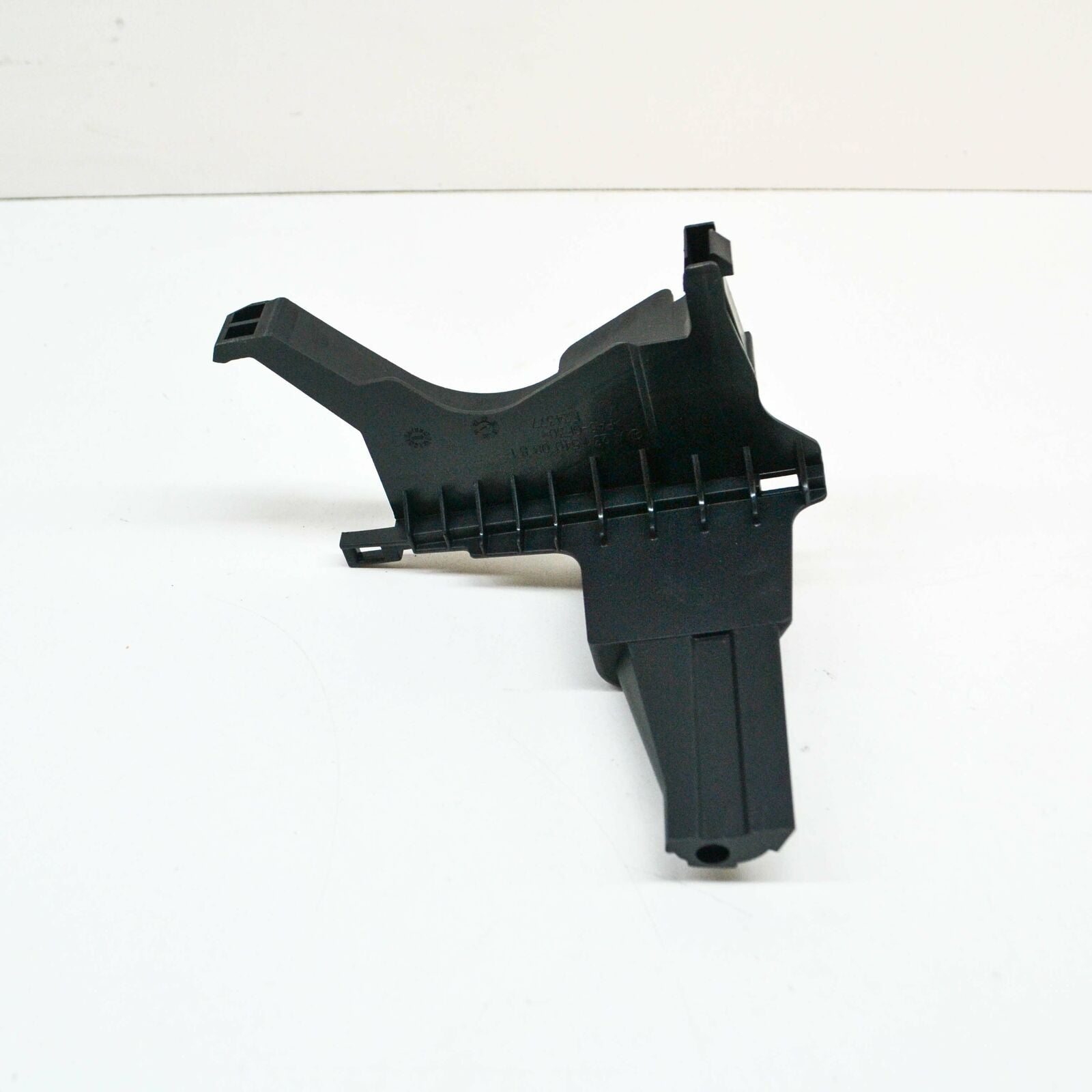 NEW MERCEDES-BENZ SLC R172 RIGHT RADIATOR AIR DUCT CONNECTOR A2315400881