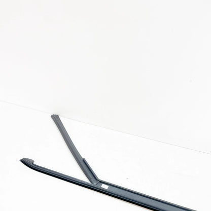 NEW MERCEDES-BENZ A W176 FRONT LEFT DOOR WINDOW GUIDE RAIL A1767251100 ORIGINAL