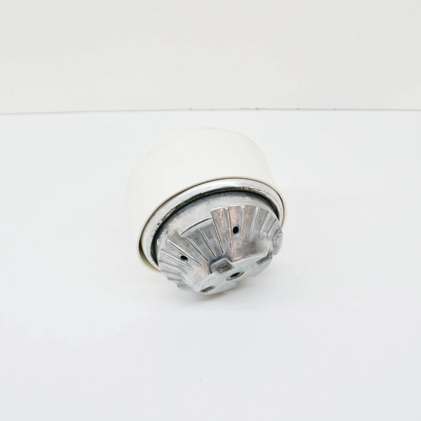 NEW MERCEDES-BENZ S W221 FRONT SIDE ENGINE MOUNT A2212403717