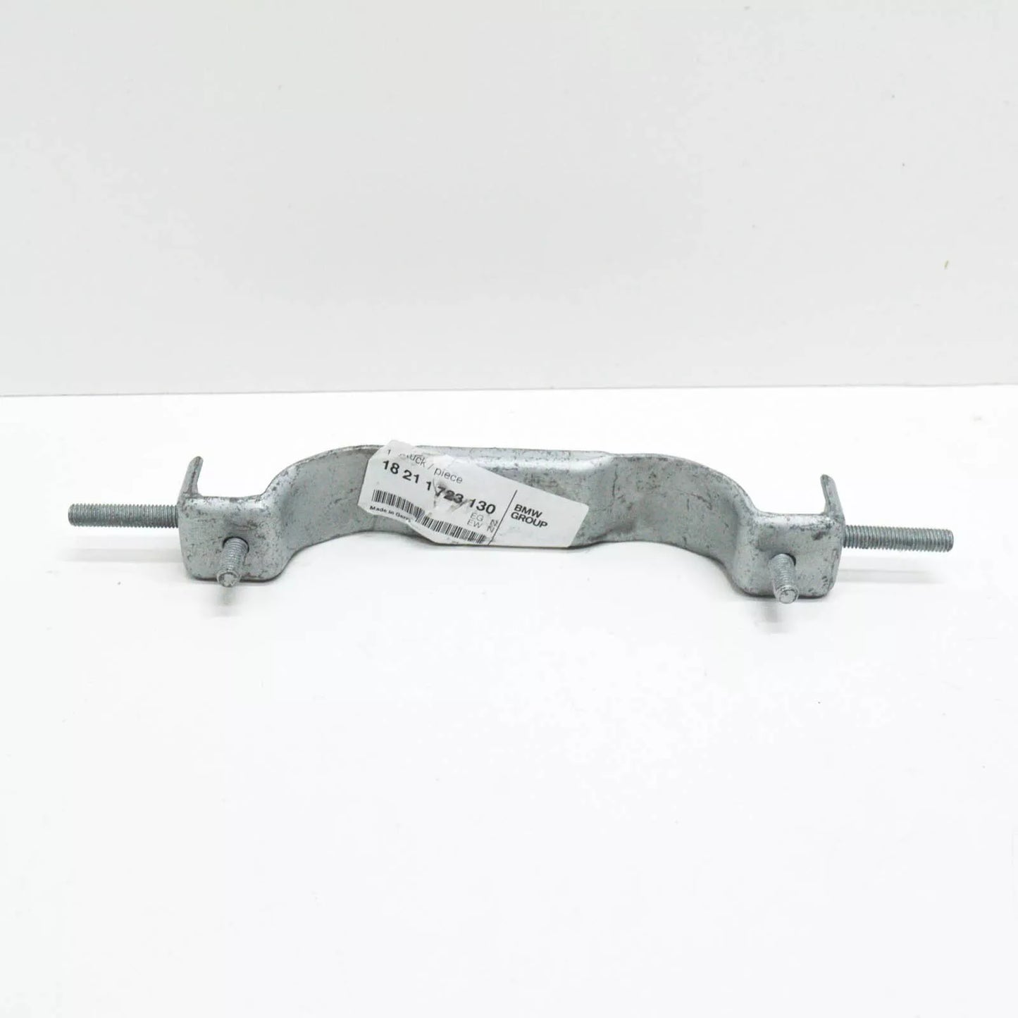 NEW BMW 8 E31 REAR EXHAUST SYSTEN CLAMP 18211723130 ORIGINAL