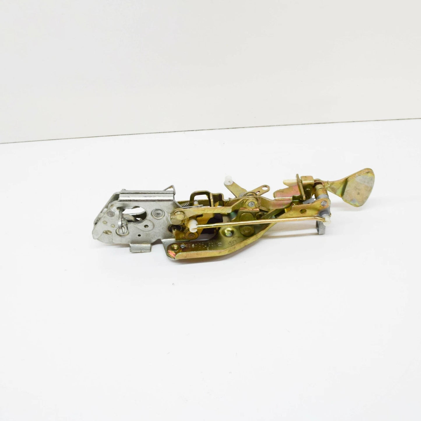 NEW MERCEDES-BENZ W123 LIFTGATE TAILGATE HATCH LOCK A1237400935