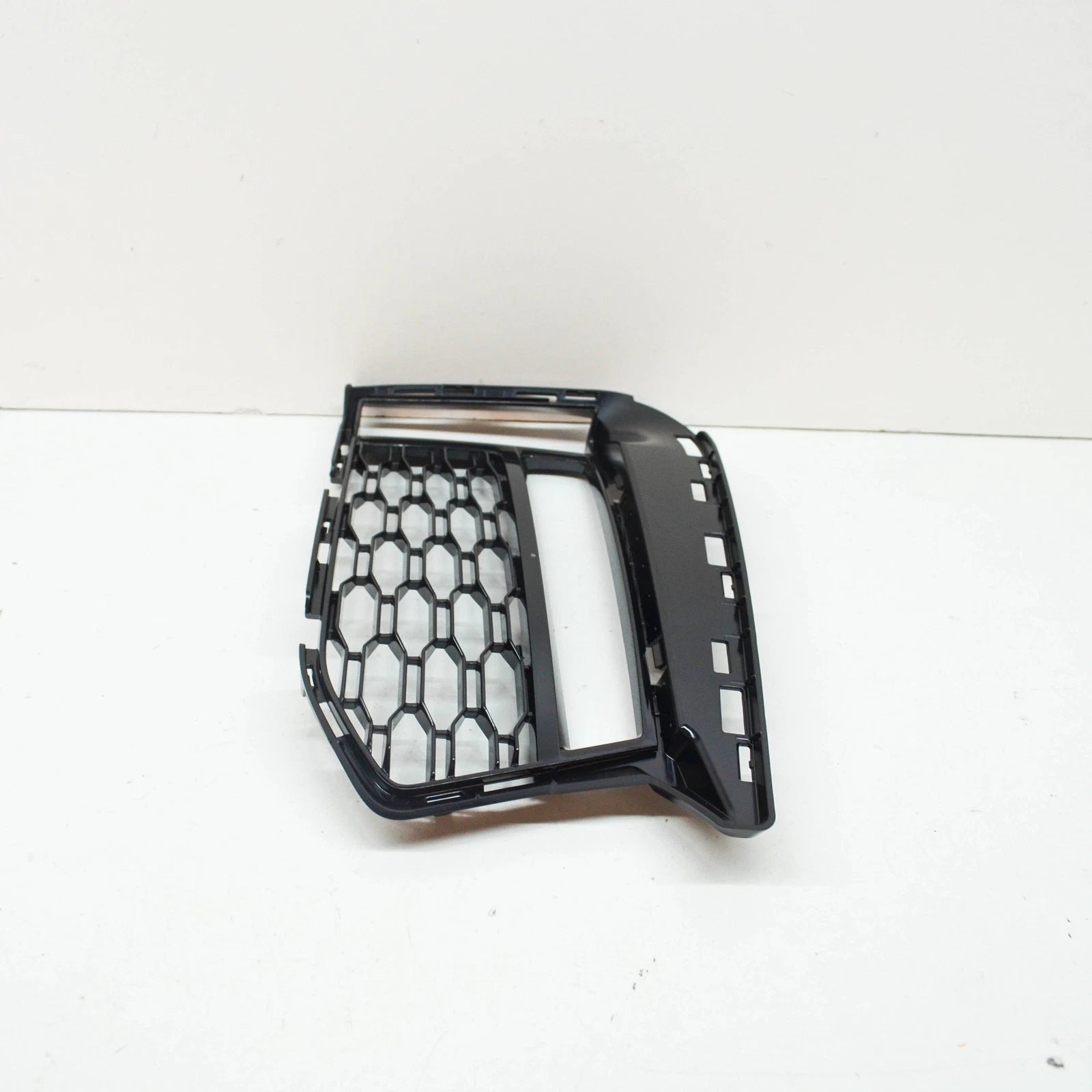 NEW BMW 5 G30 M FRONT BUMPER RIGHT OPEN AIR INTAKE GRILLE 51118064964 ORIGINAL