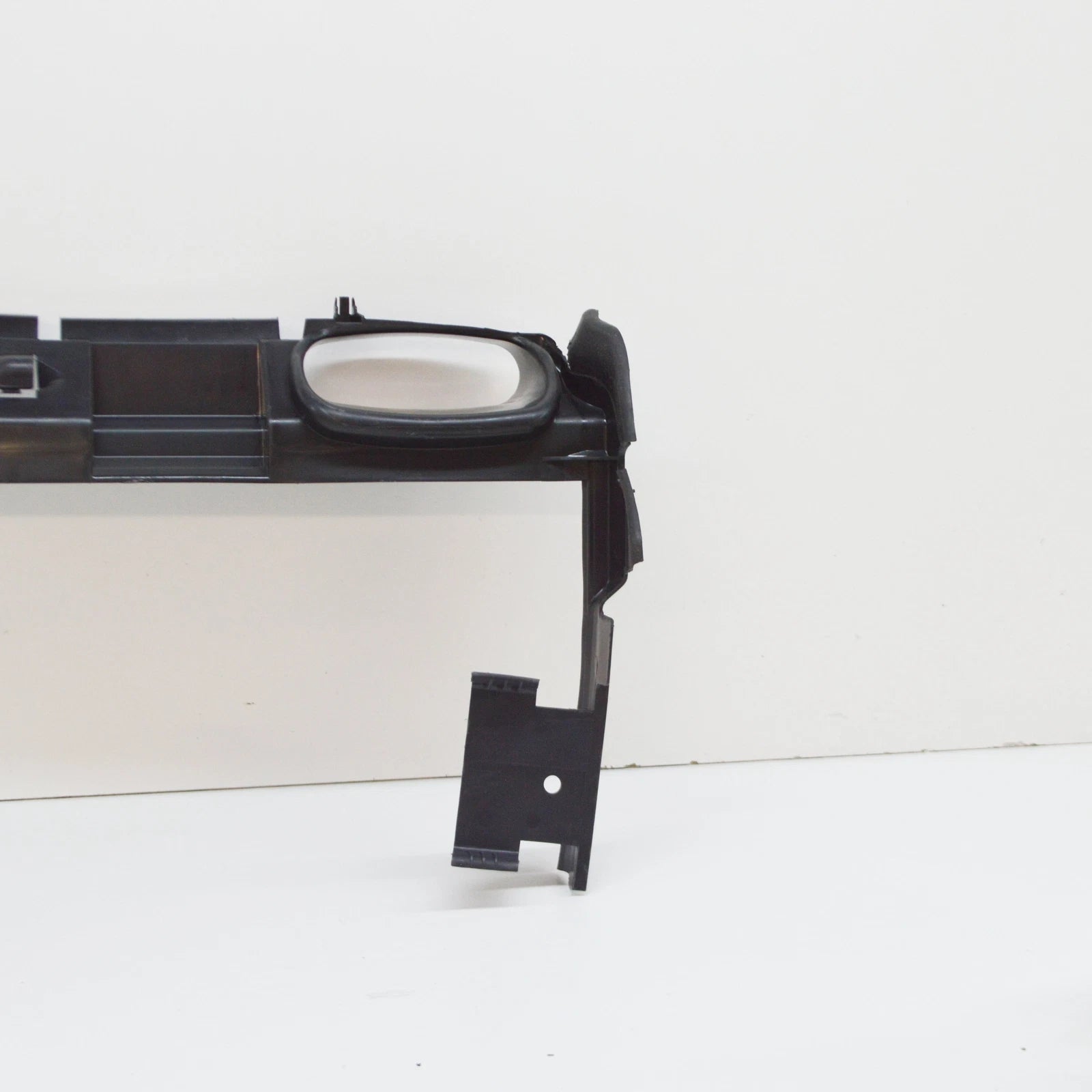 NEW MERCEDES-BENZ C W203 RADIATOR UPPER AIR BAFFLE A2035052730 ORIGINAL