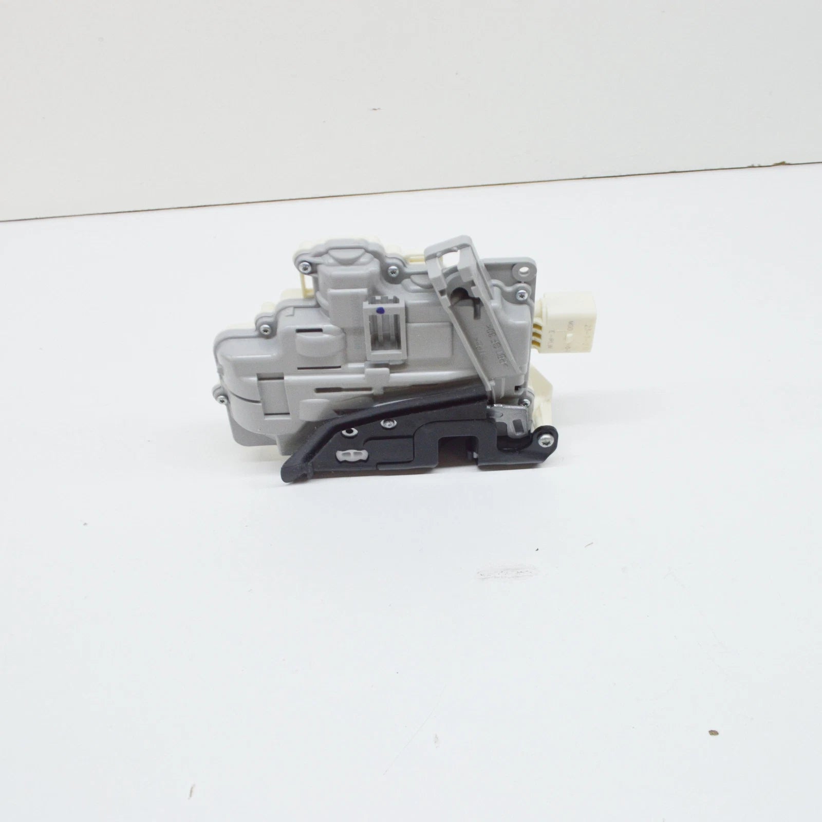 NEW AUDI A3 8P7 FRONT LEFT DOOR LOCK W/ ACTUATOR RHD 4F2837015 ORIGINAL