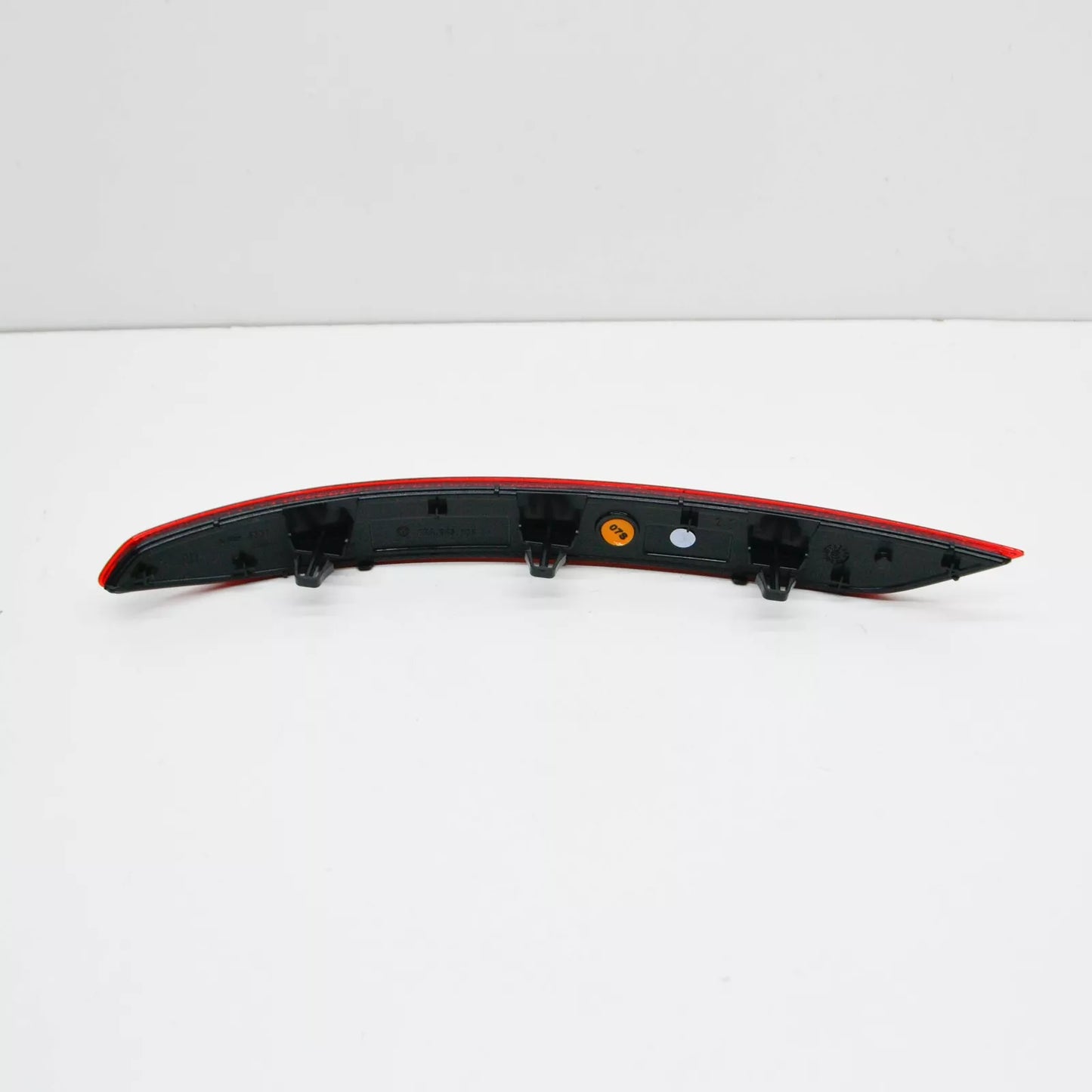 NEW VOLKSWAGEN JETTA MK7 REAR RIGHT BUMPER REFLECTOR 17A945106