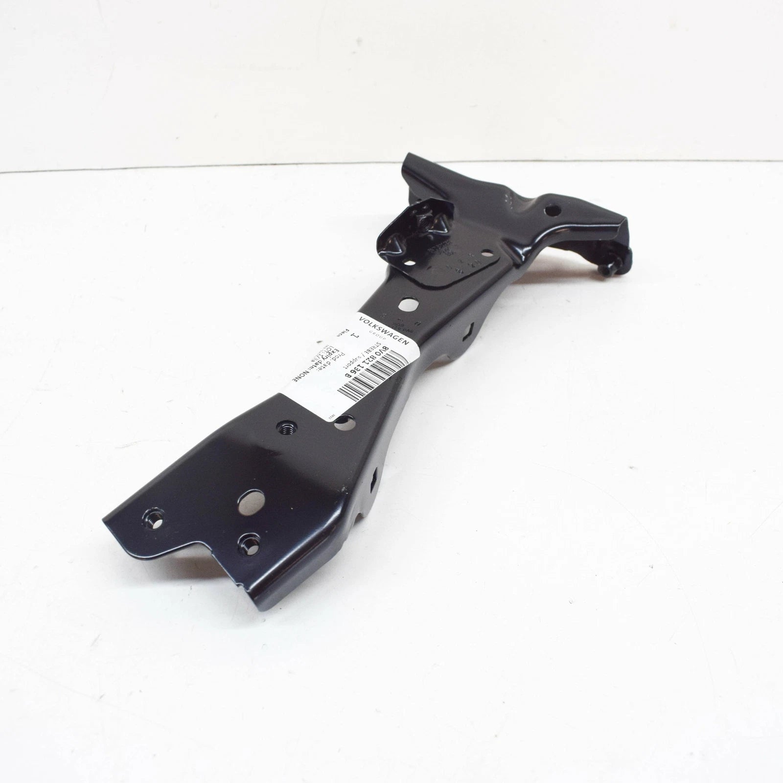 NEW AUDI A3 SPORTBACK 8V FRONT RIGHT FENDER BRACKET 8V0821136B