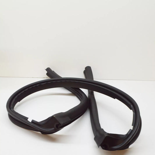 NEW MERCEDES-BENZ A W176 FRONT DOOR EDGE GUARD SEAL A1766920076 ORIGINAL