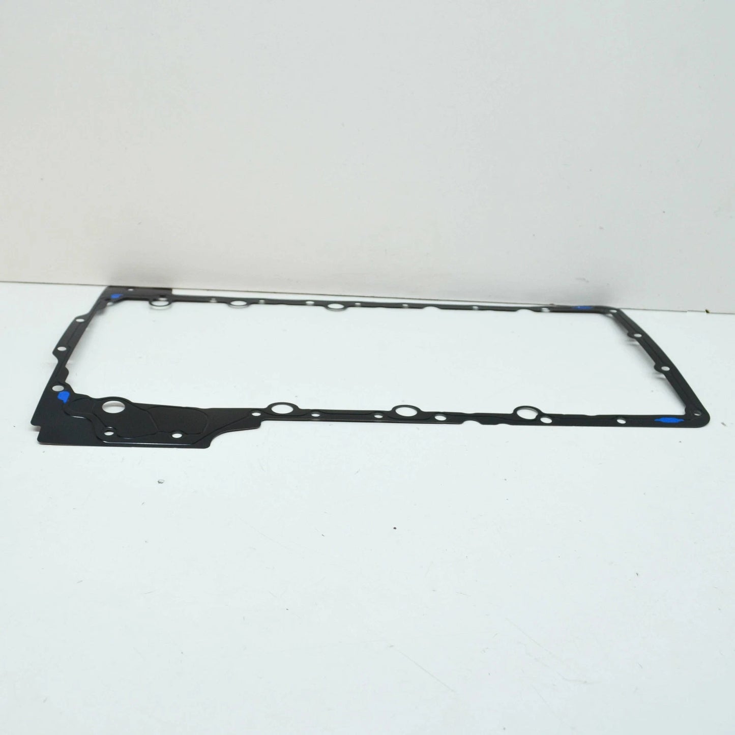 NEW BMW M5 F90 UPPER ENGINE OIL PAN GASKET 11137852273 ORIGINAL