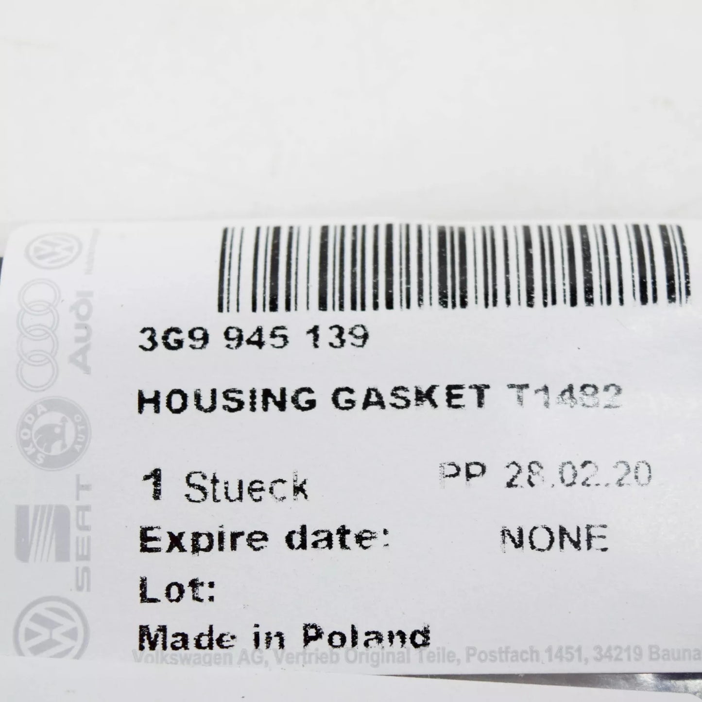 NEW VOLKSWAGEN PASSAT VARIANT B8 REAR OUTER TAILLIGHT SEAL 3G9945139 ORIGINAL