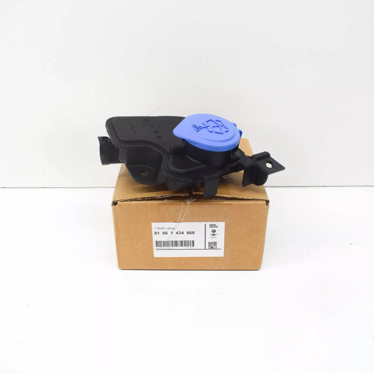 NEW BMW X7 G07 WINDSHIELD TANK CAP TOP COVER FILLING POT 61667434868 ORIGINAL