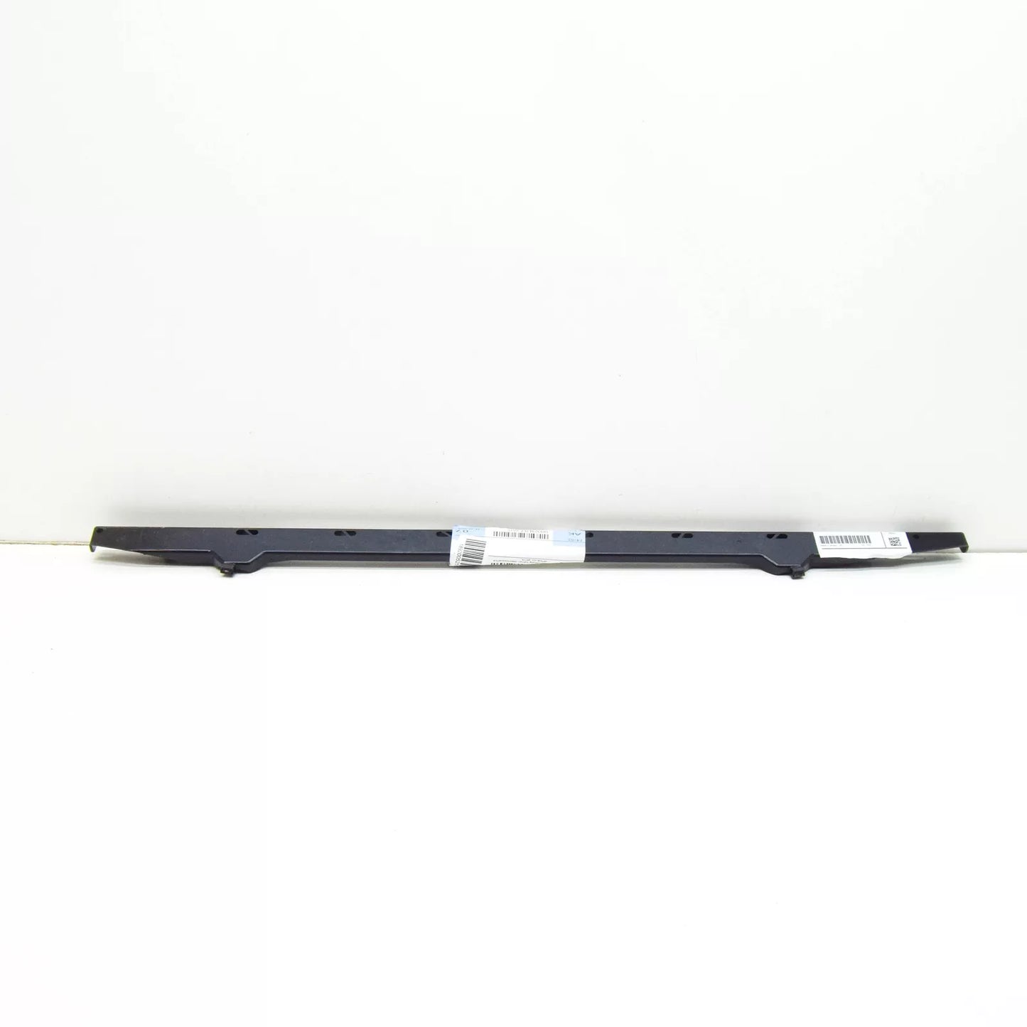 NEW BMW F40 UPPER RADIATOR SEAL 51647485268 7485268 ORIGINAL