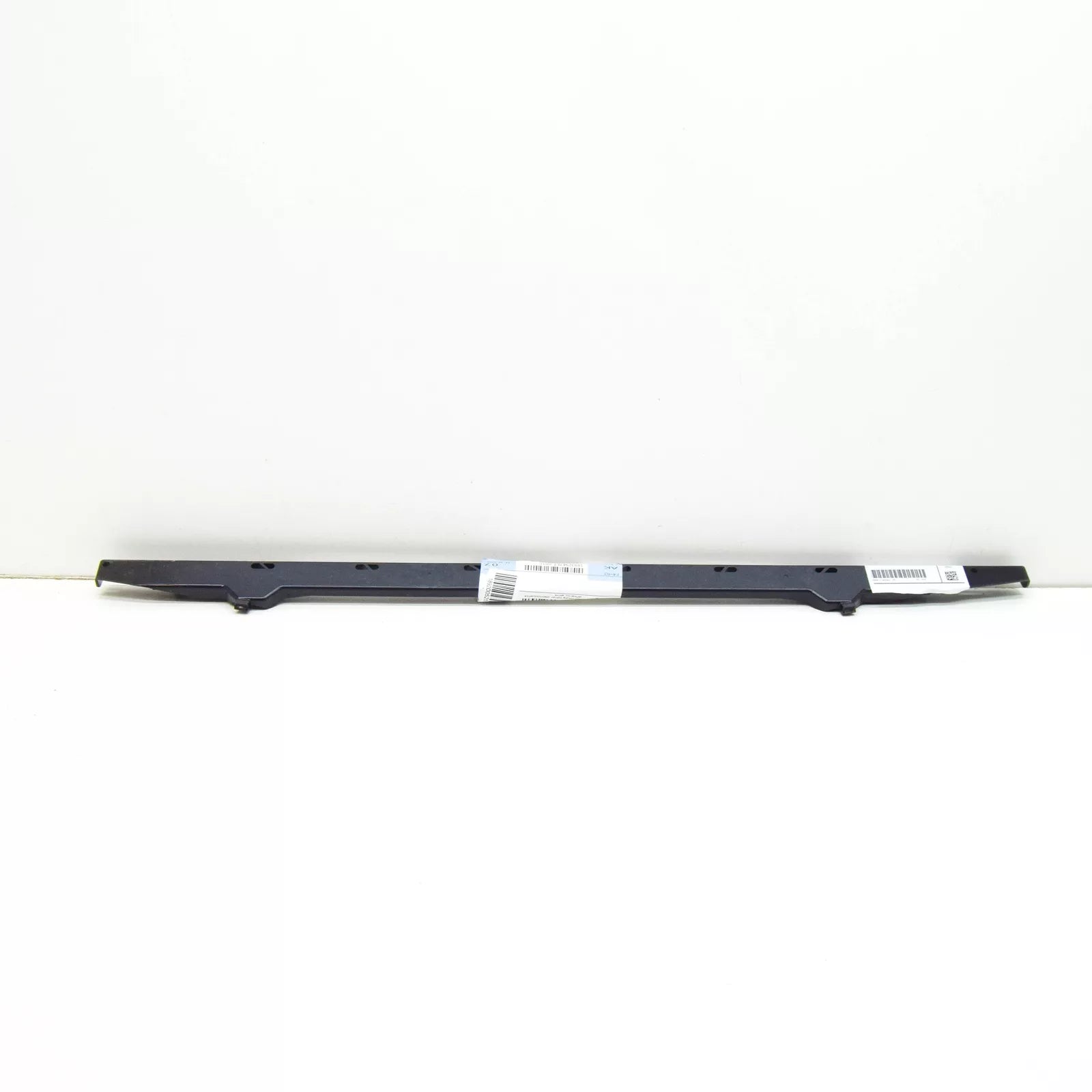 NEW BMW F40 UPPER RADIATOR SEAL 51647485268 7485268 ORIGINAL